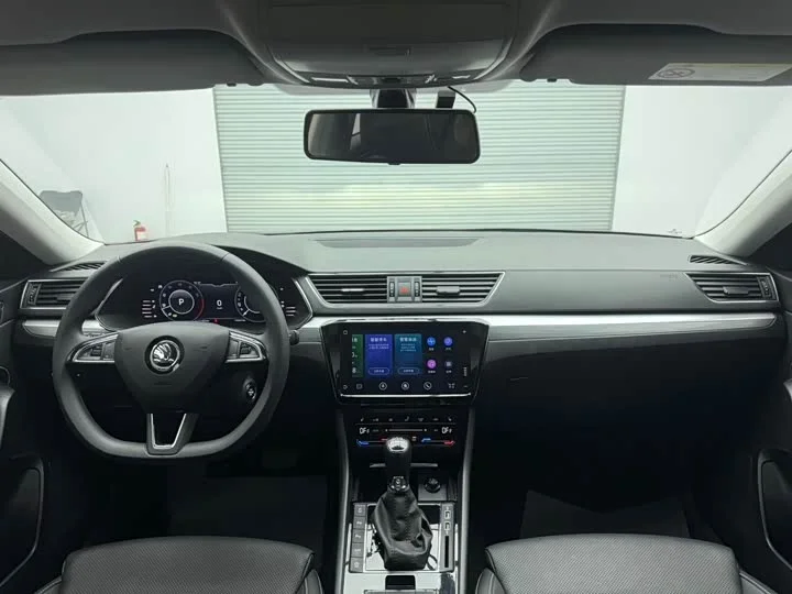 Skoda Superb 2024 - миниатюра 13