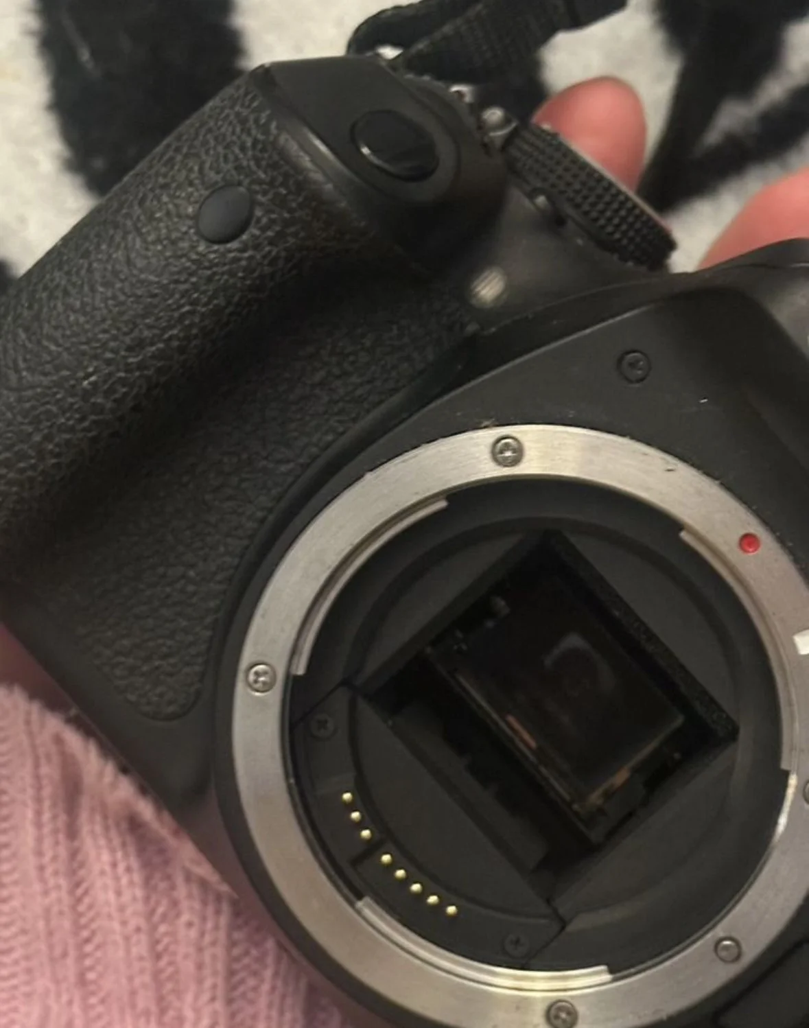 Canon 600D фотоаппарат с объективом - миниатюра 3