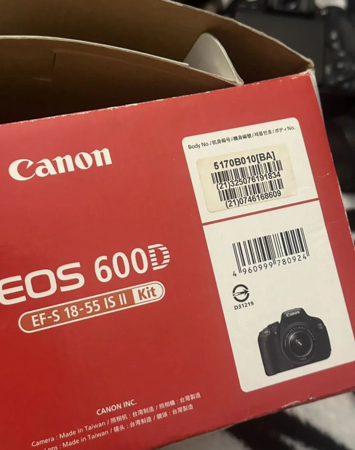 Canon 600D фотоаппарат с объективом - миниатюра 9