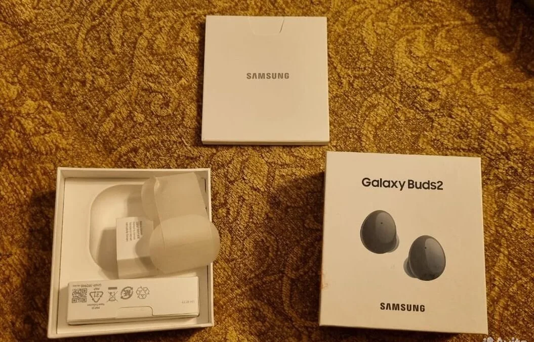 Коробки от наушников Samsung - миниатюра 3