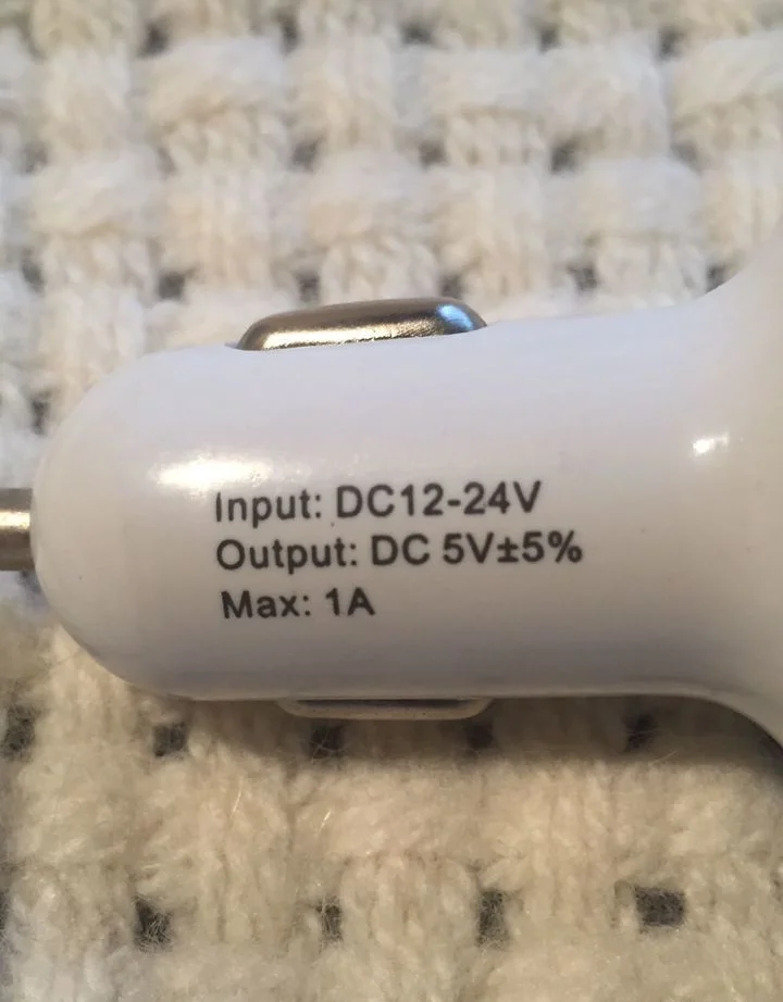 Автомобильное зарядное устройство с 2 USB-портами - миниатюра 3