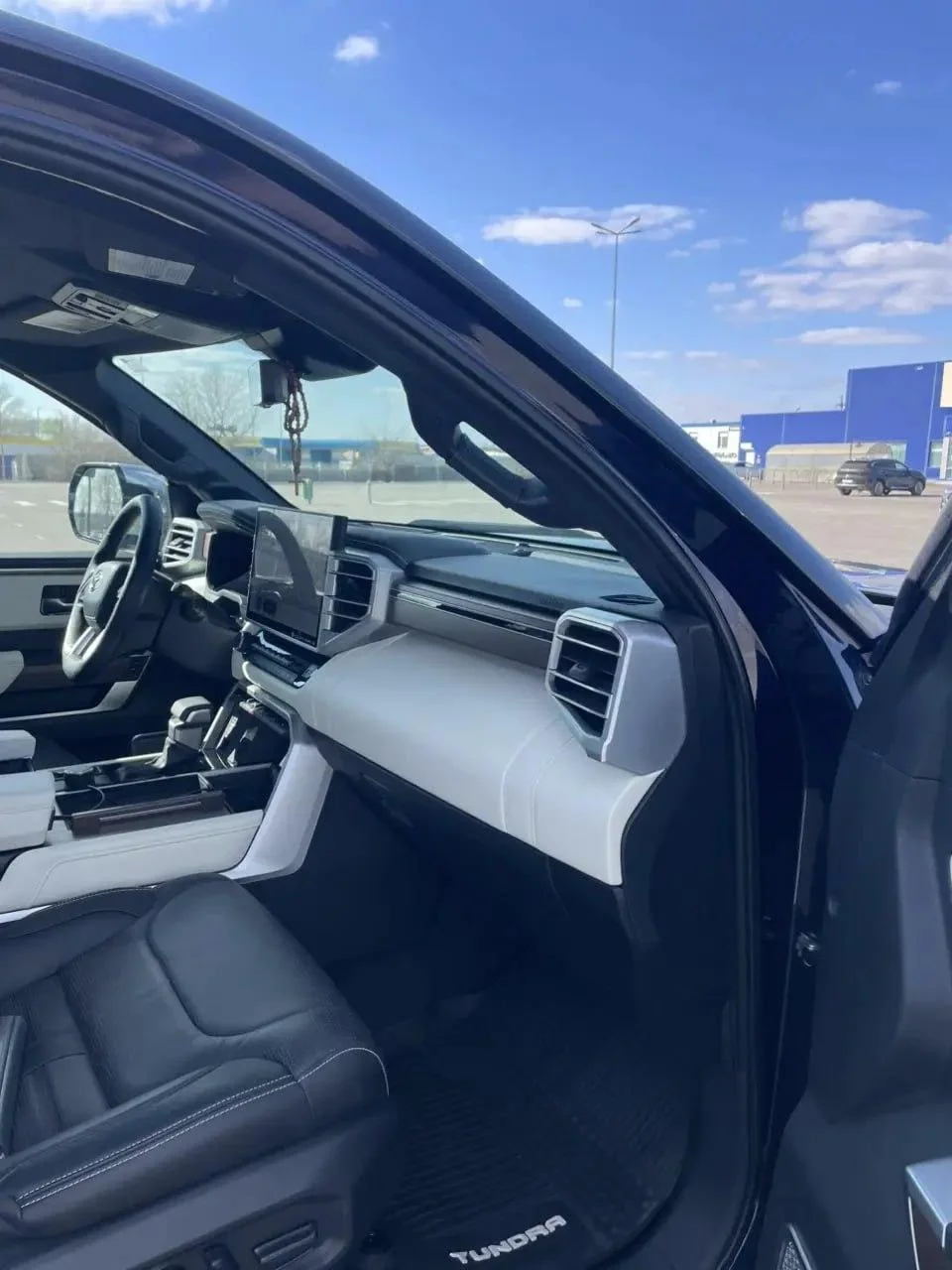 Tundra Capstone TRD Pro 2023 - миниатюра 2