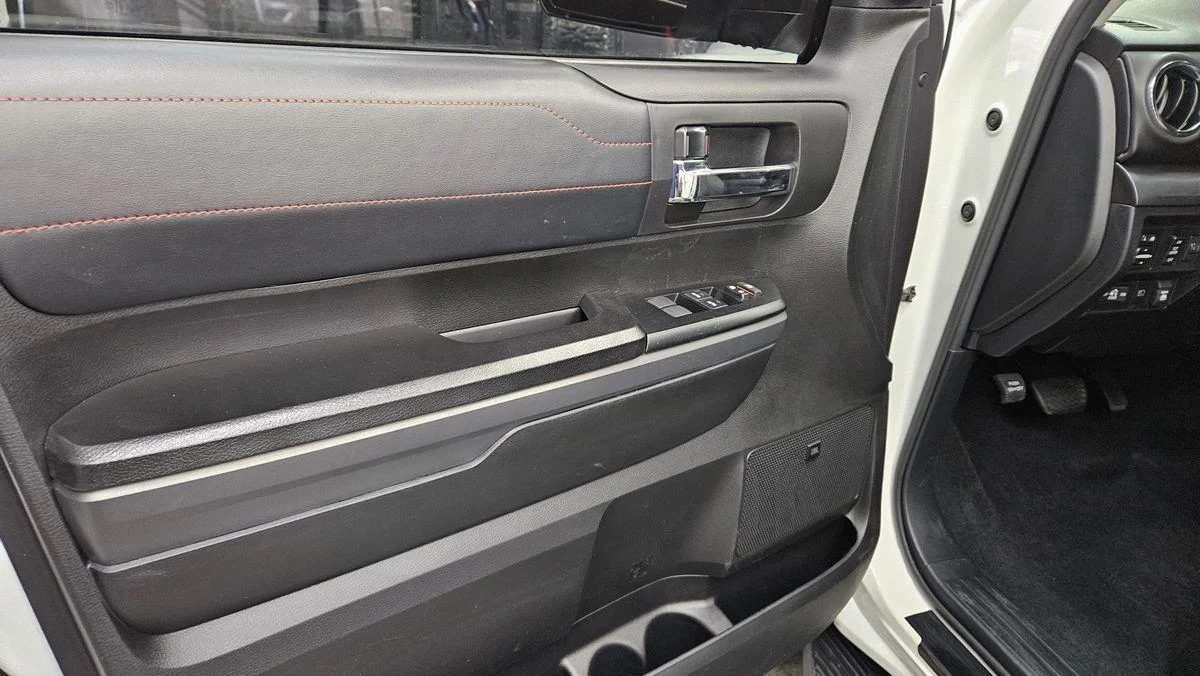 TOYOTA TUNDRA - миниатюра 10