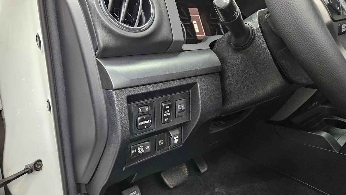 TOYOTA TUNDRA - миниатюра 12
