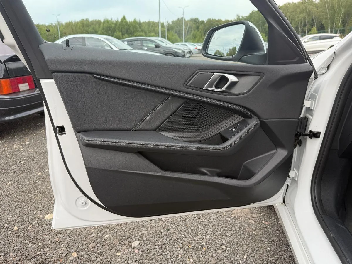 BMW 1 Series - миниатюра 13