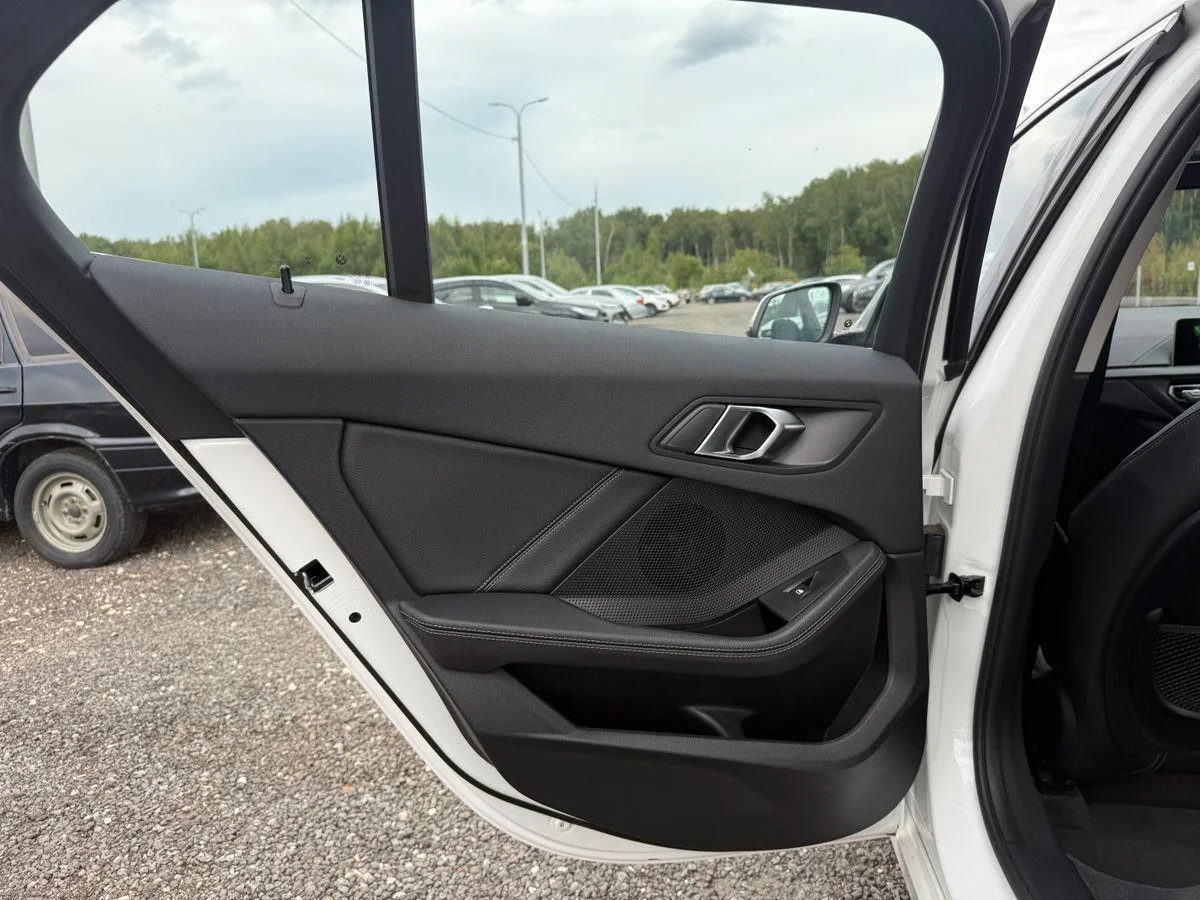 BMW 1 Series - миниатюра 14