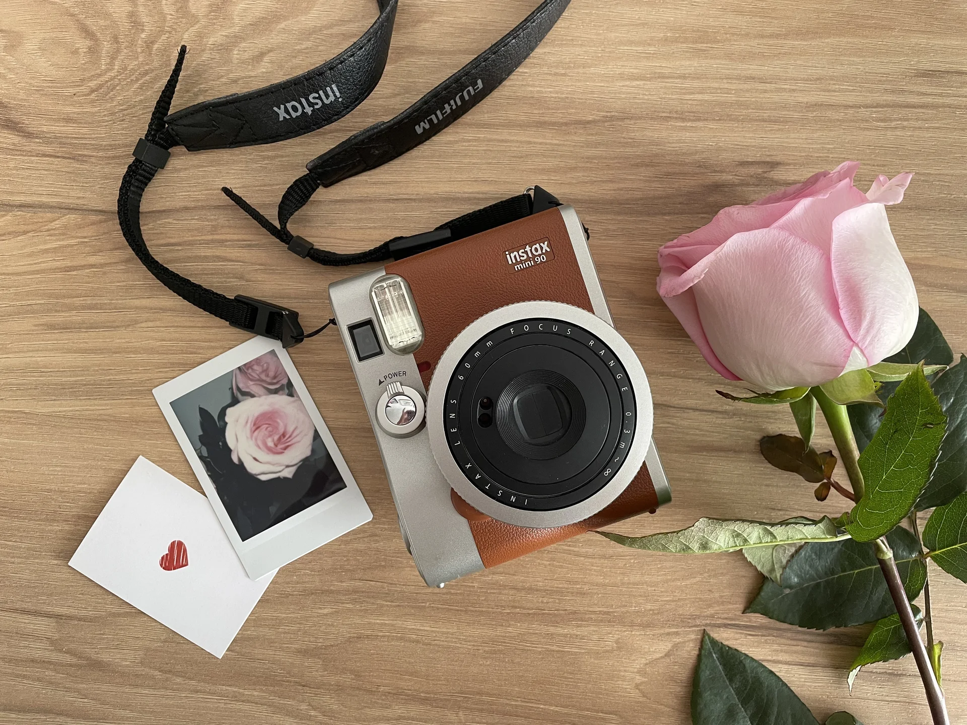 Аренда Instax Mini 90 Fujifilm Neo Classic