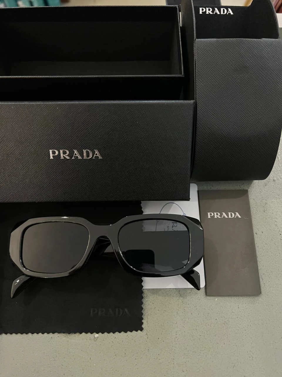 Очки prada солнцезащитные - миниатюра 2