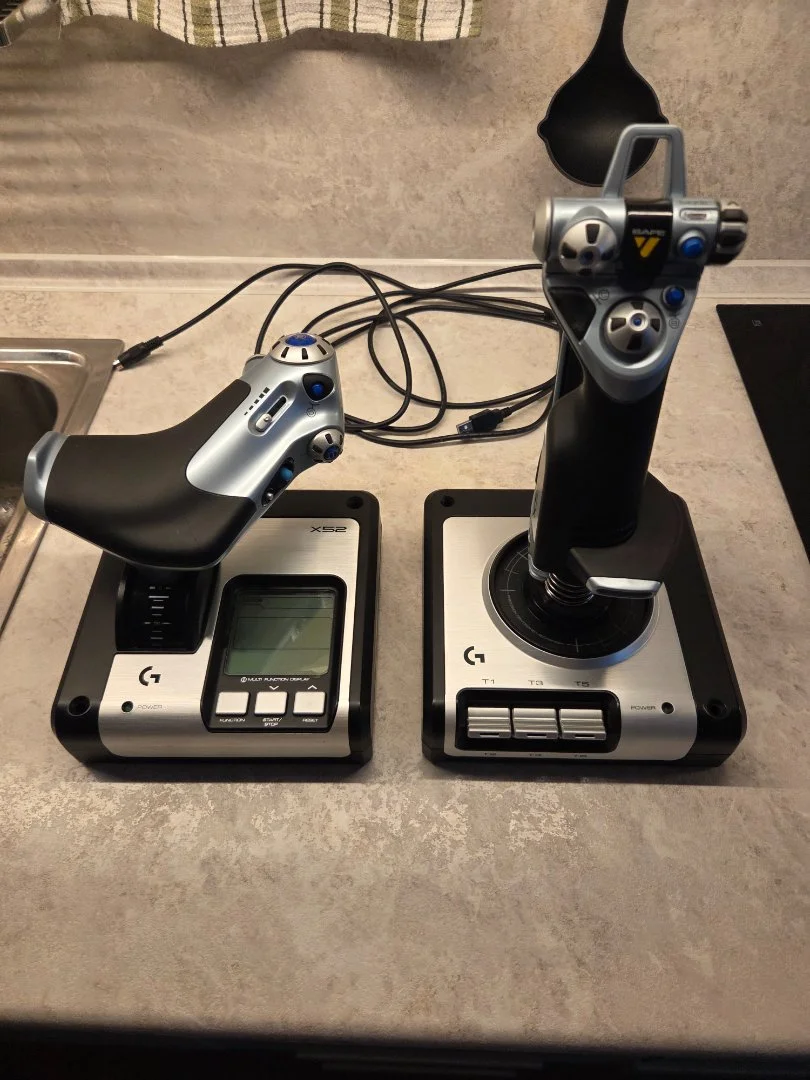 Джойстик Logitech Flight X52 hotas серый - миниатюра 2