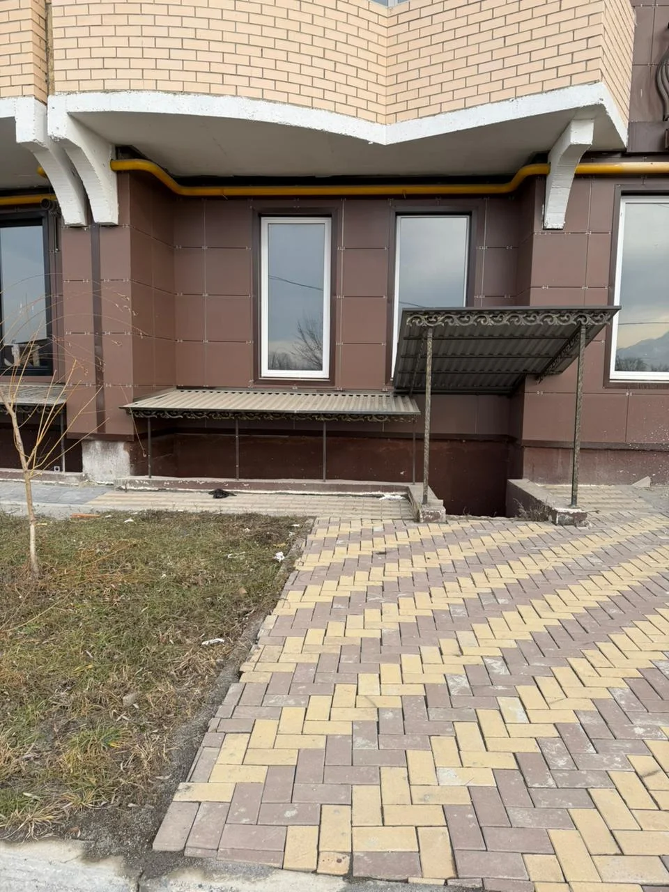 продам помещение в магасе - миниатюра 2