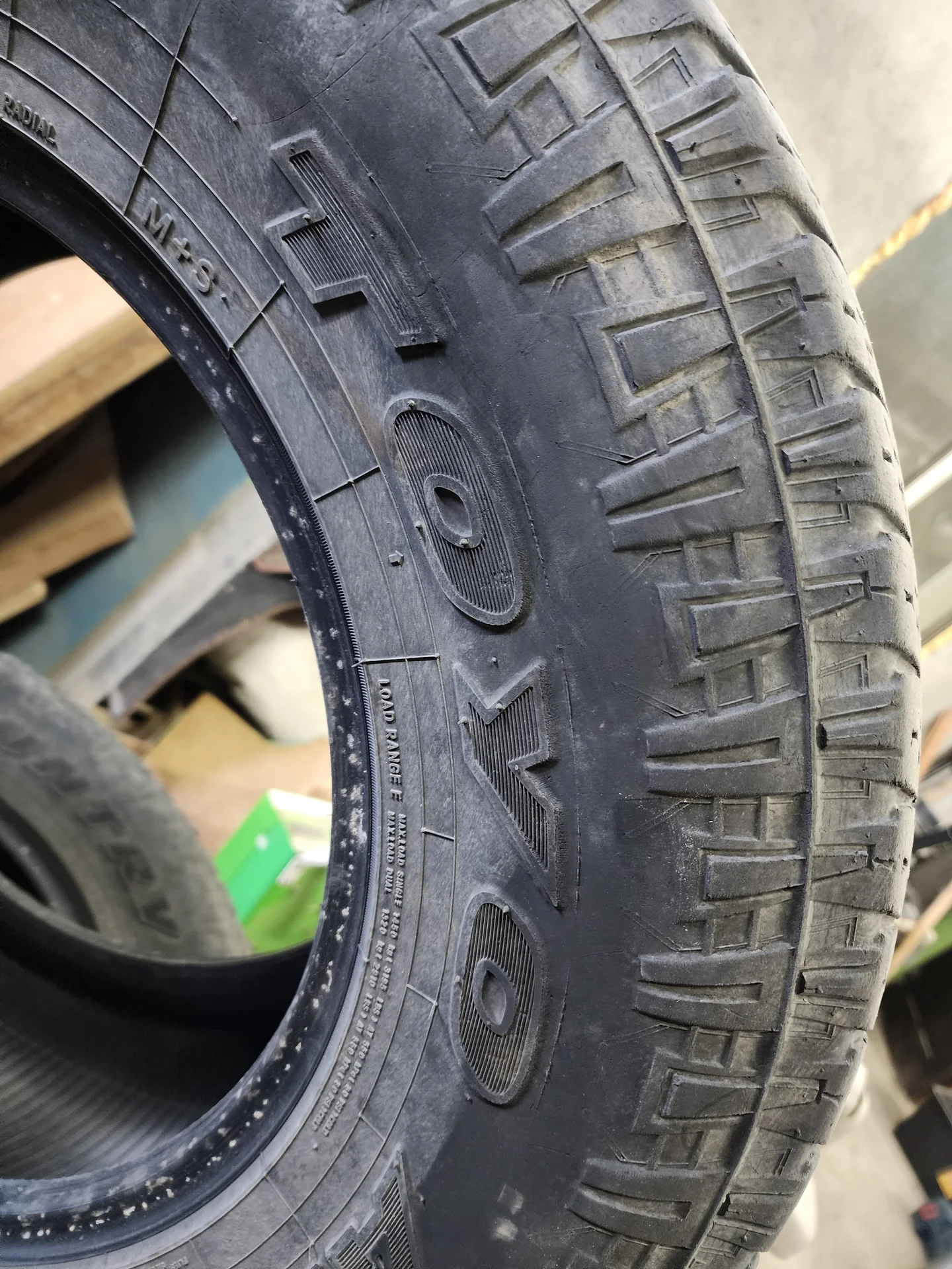 Шины летние для джипа LT285/70R17 - миниатюра 2