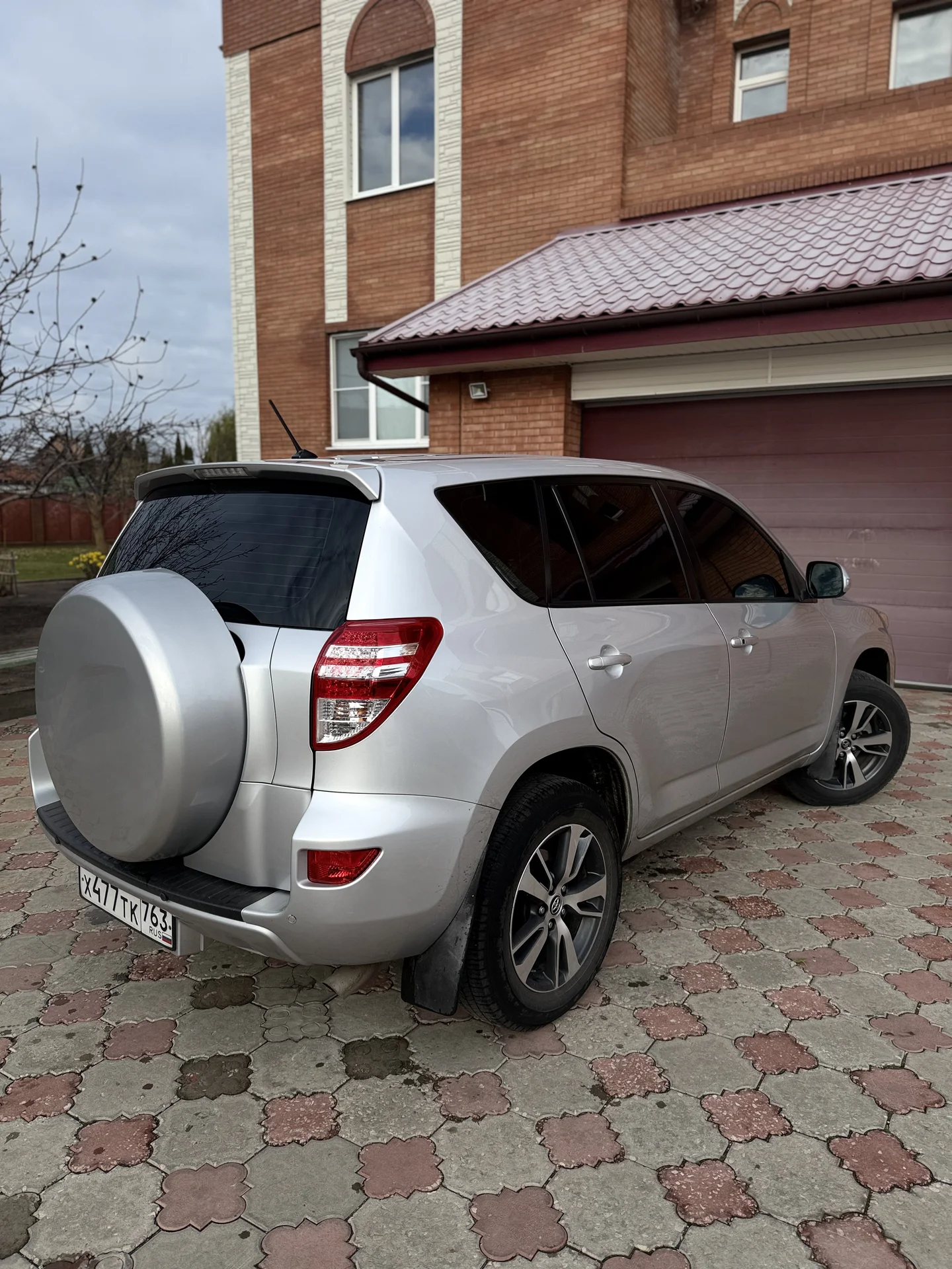 Toyota RAV 4 - миниатюра 2