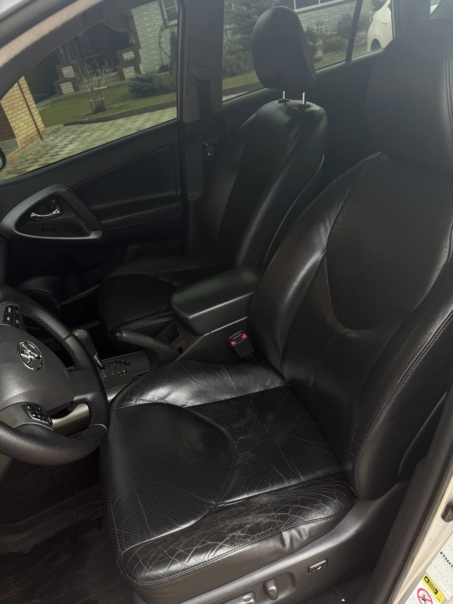 Toyota RAV 4 - миниатюра 4