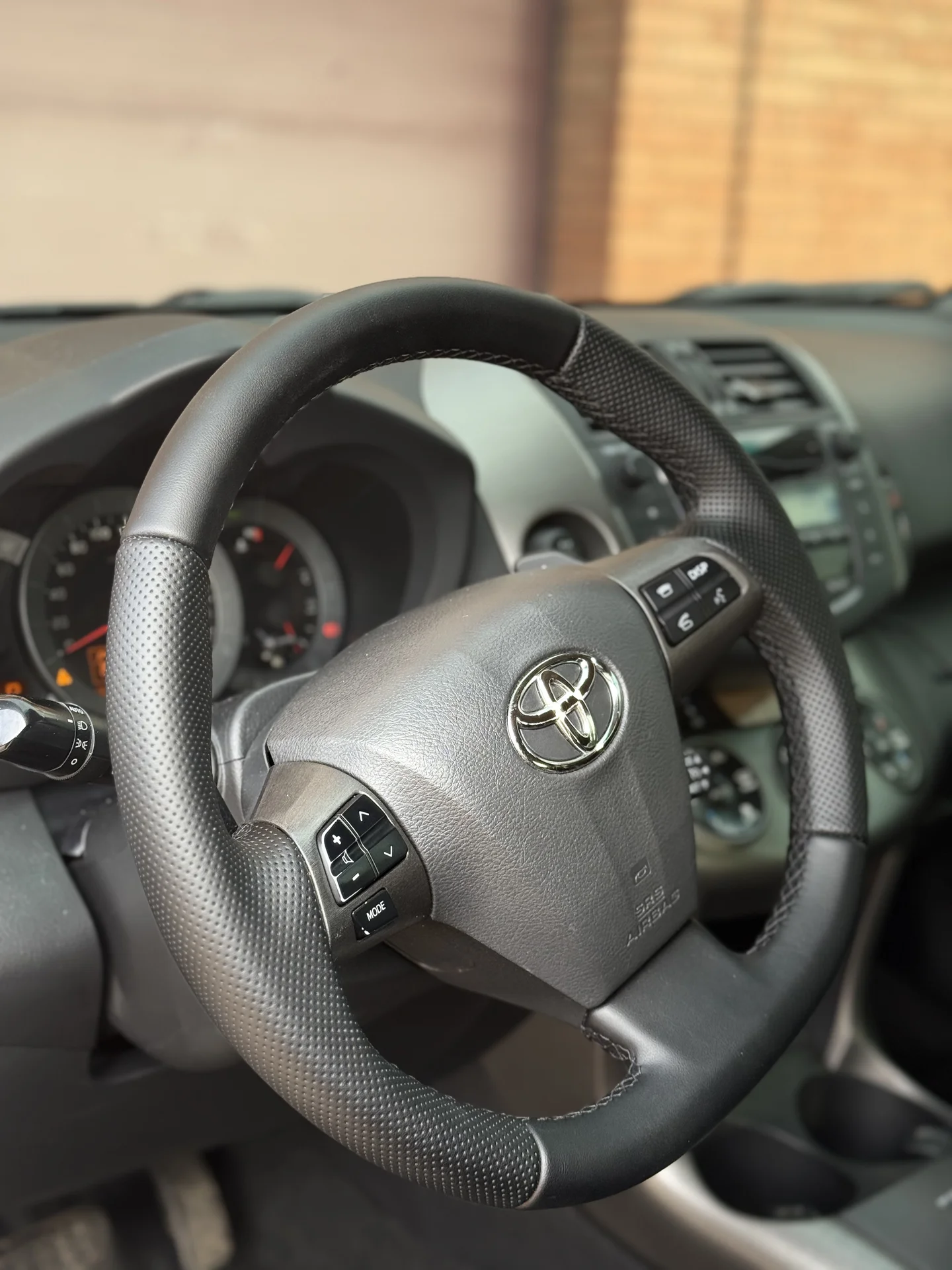Toyota RAV 4 - миниатюра 5