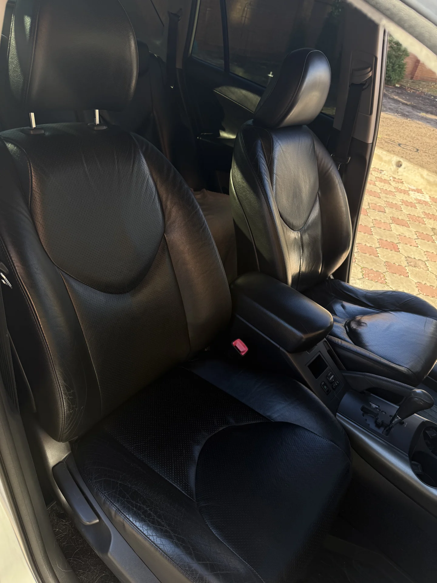 Toyota RAV 4 - миниатюра 10