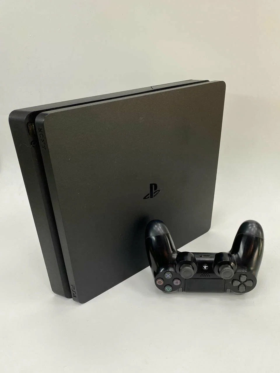 Playstation 4 - миниатюра 2