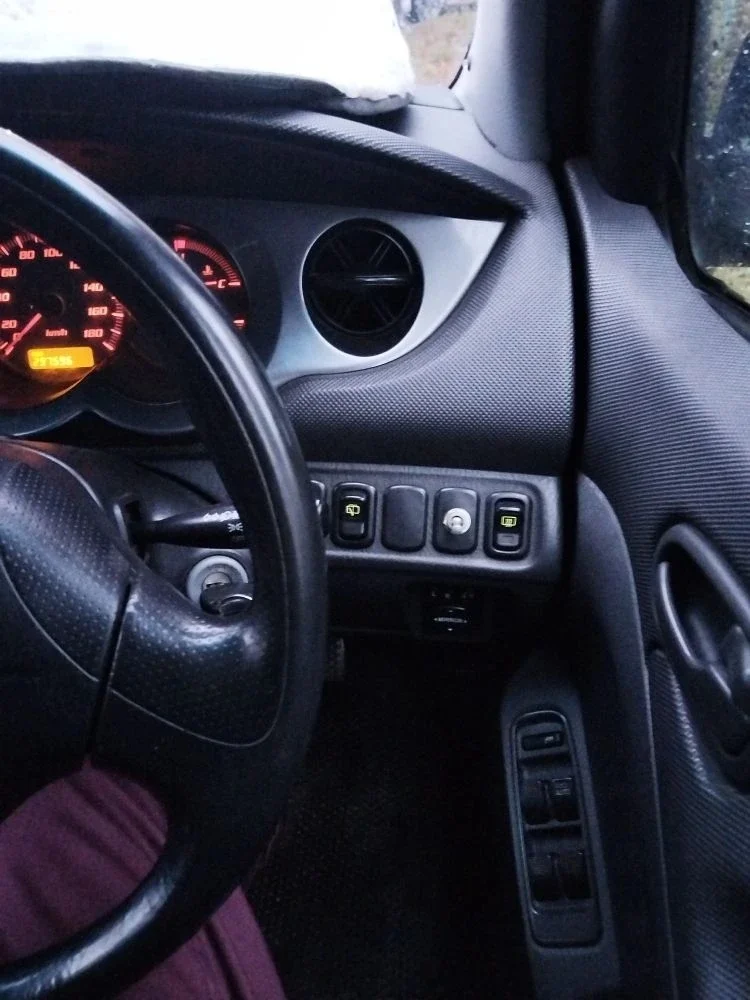 Daihatsu YRV 1.3 Parco S - миниатюра 9