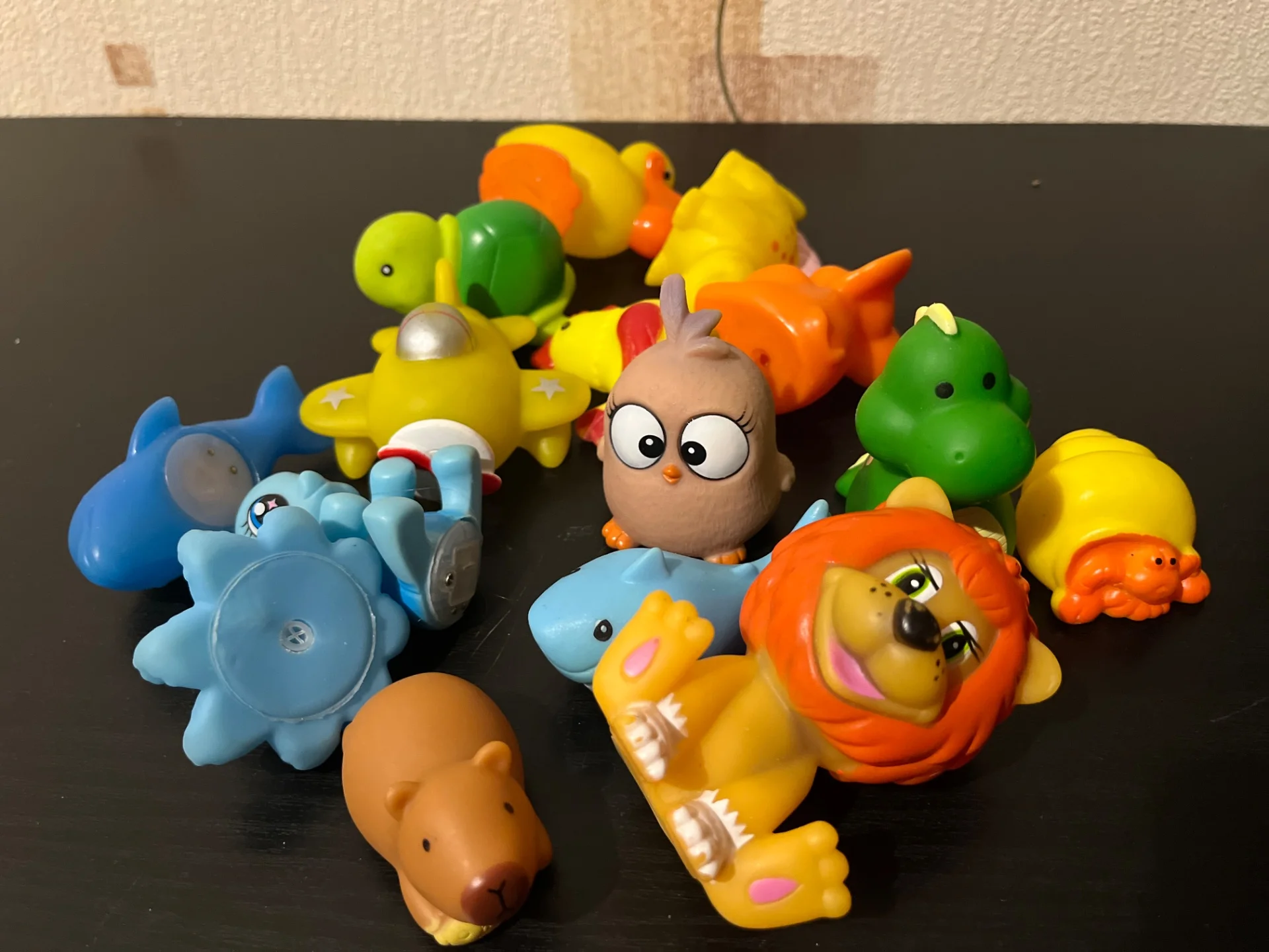 Набор резиновых игрушек - изображение 1