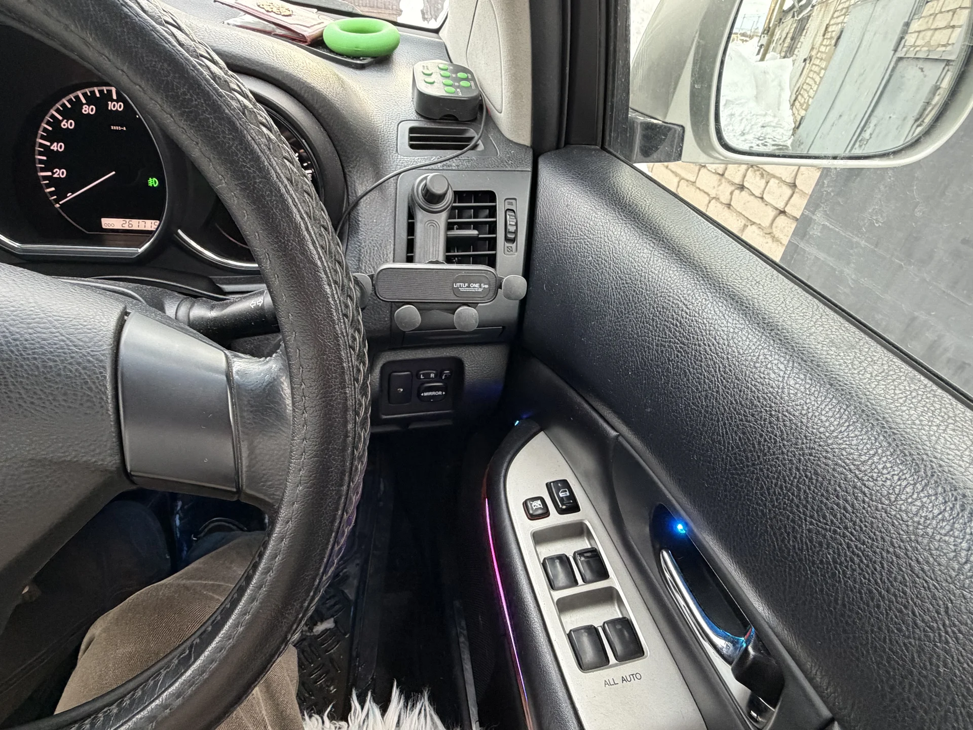 Toyota harrier - миниатюра 2