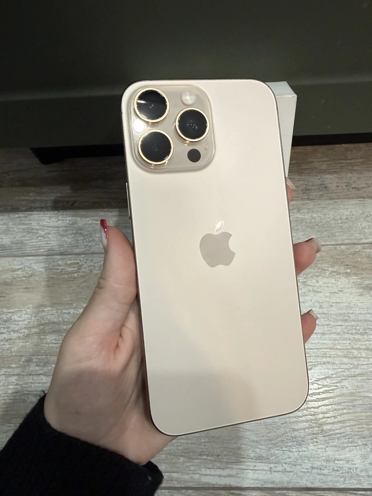 iPhone 16 pro max - миниатюра 2