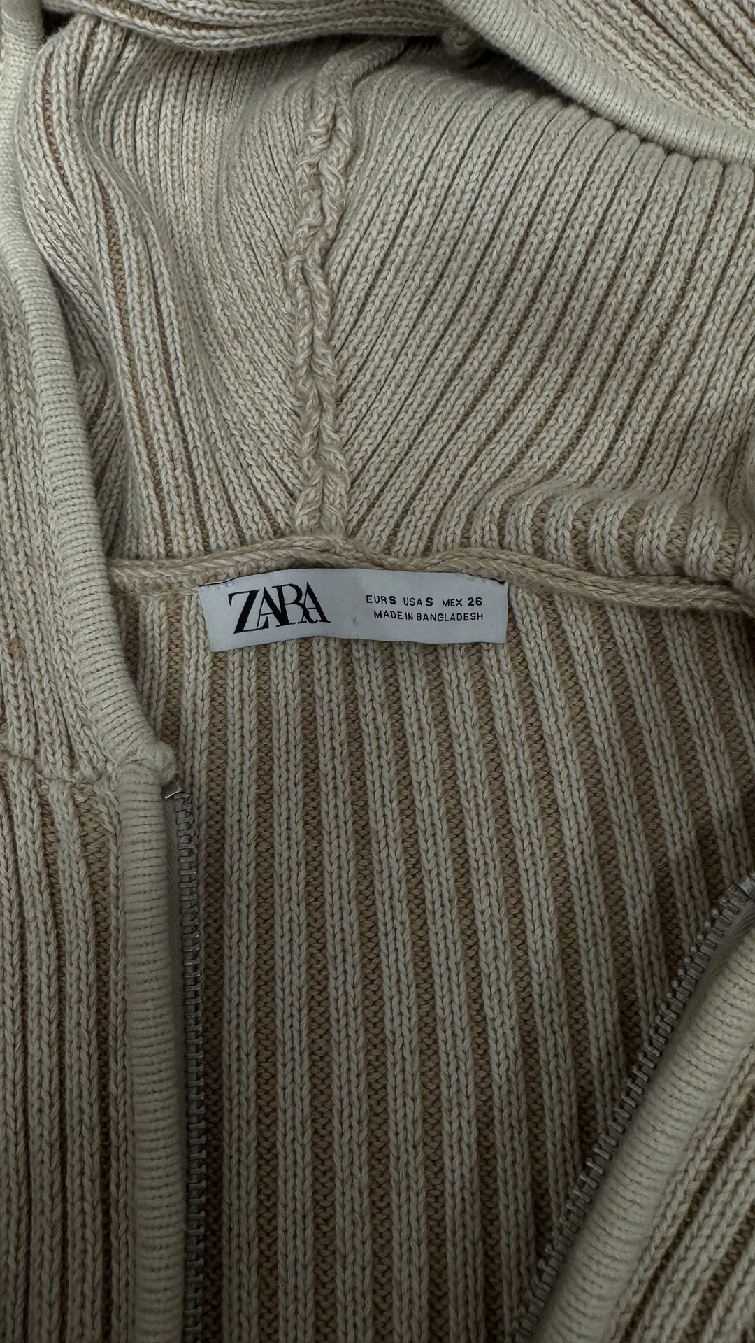 Кофта Zara укороченная на молнии с капюшоном бежев - миниатюра 3