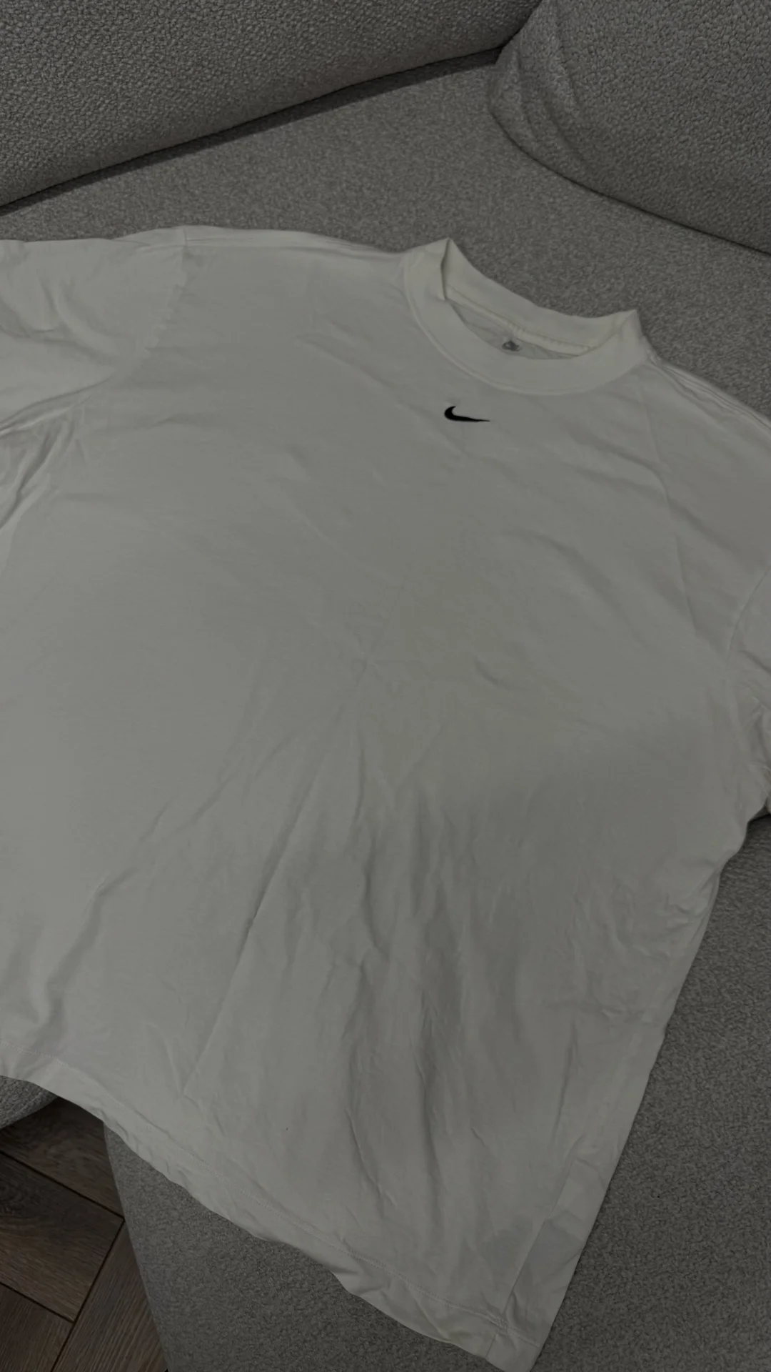 Футболка Nike оригинал белая oversize The Nike Tee - миниатюра 2