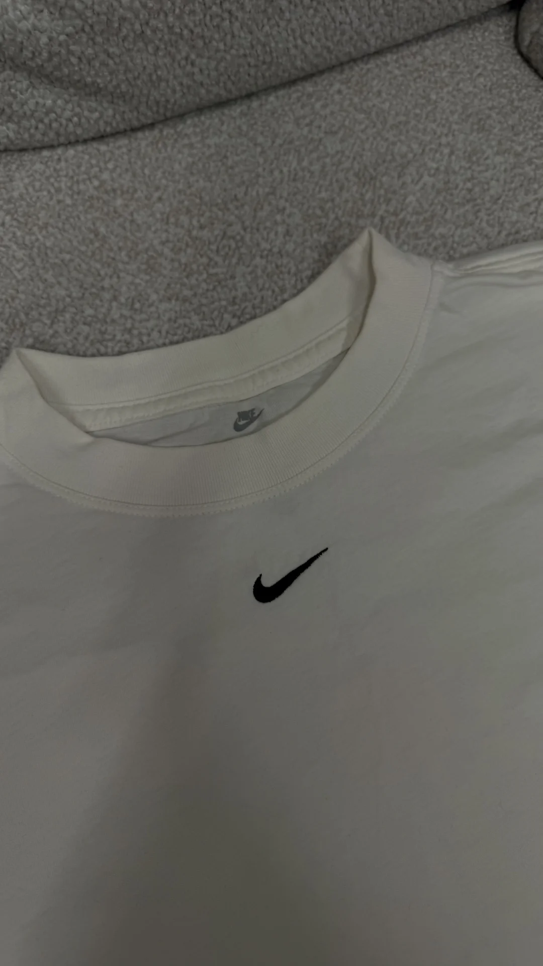 Футболка Nike оригинал белая oversize The Nike Tee - миниатюра 3
