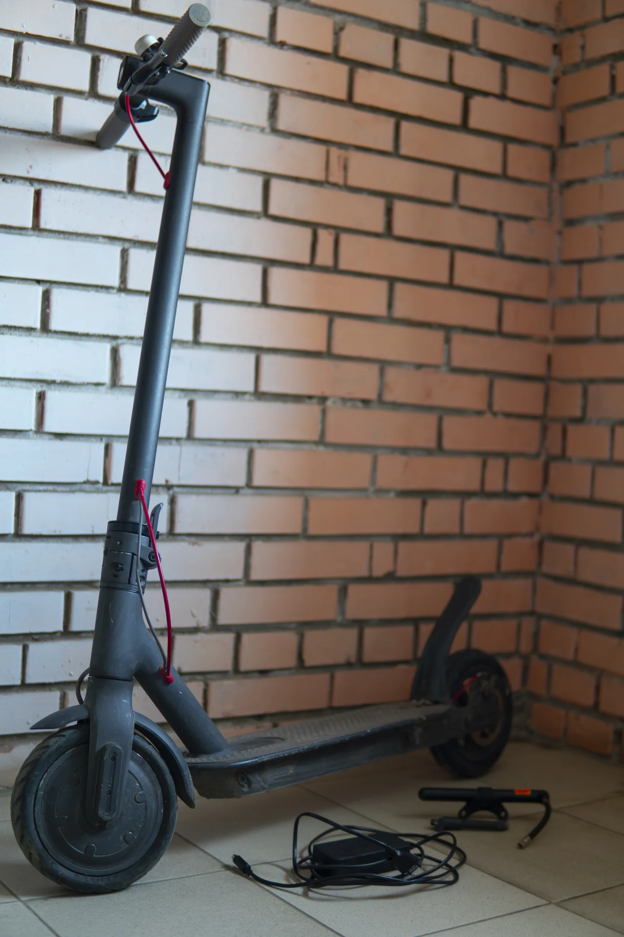 Самокат Xiaomi m365 взрослый + насос - миниатюра 2