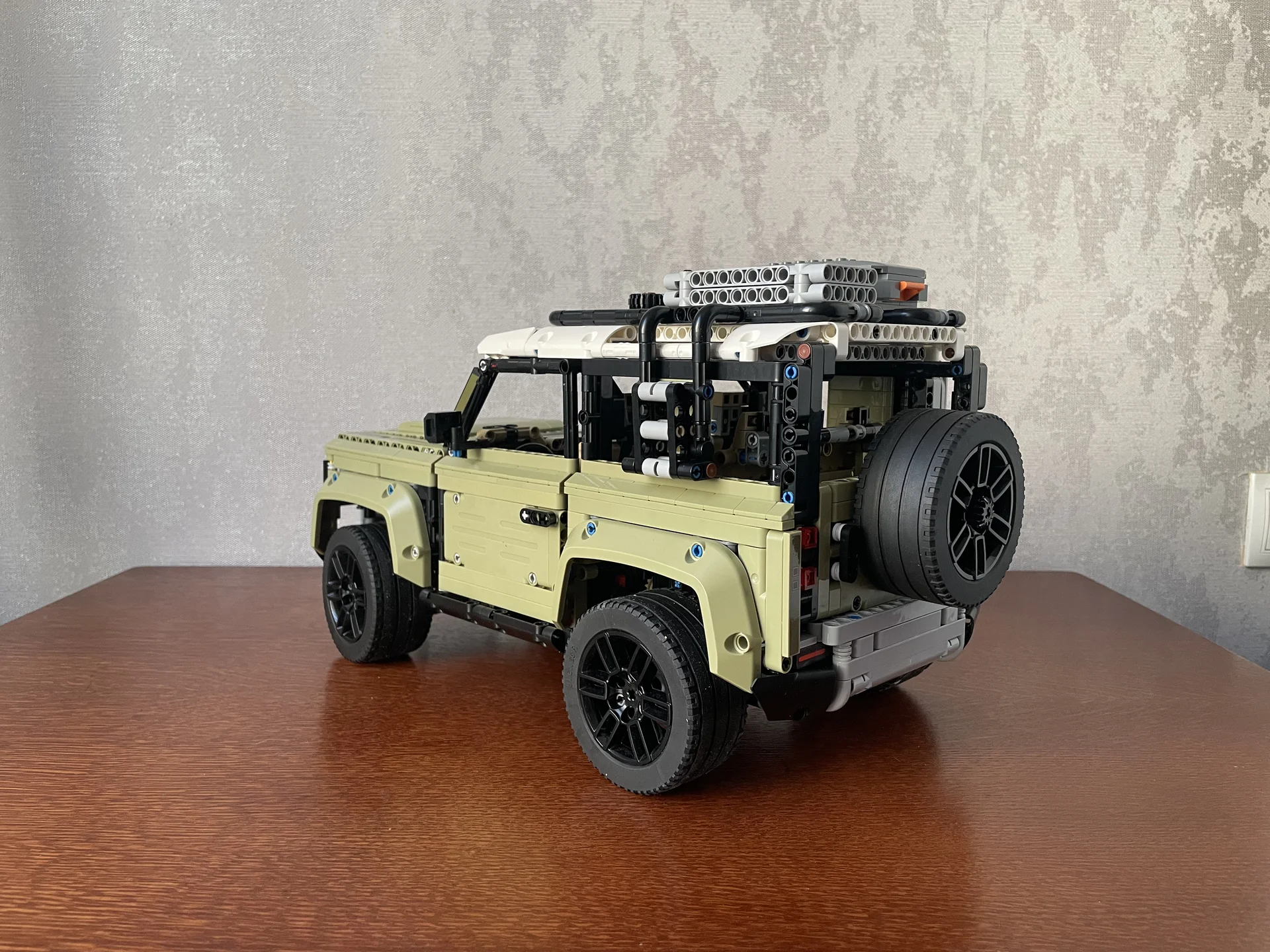 Конструктор Land Rover Defender (Аналог 42110) - миниатюра 4