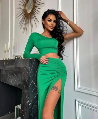 Длинное зеленое платье