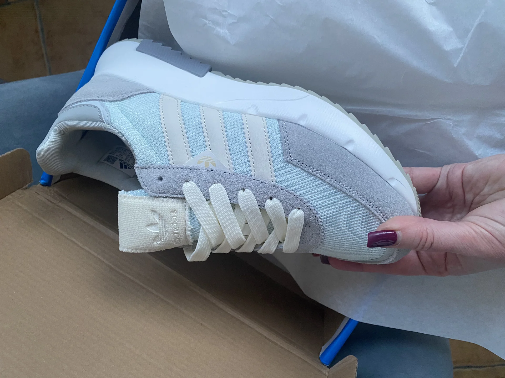 Кроссовки женские Adidas натуральные - изображение 1