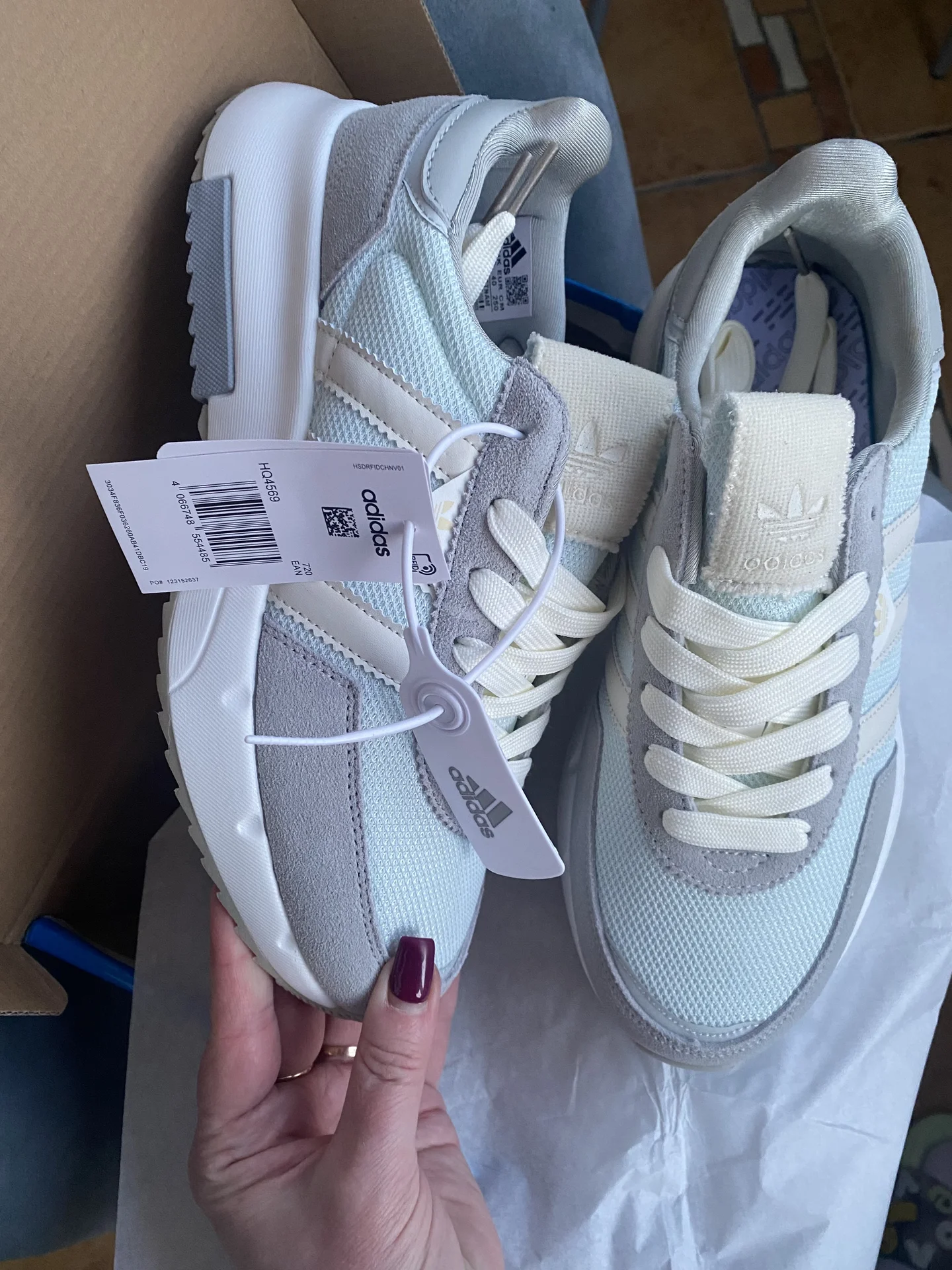 Кроссовки женские Adidas натуральные - миниатюра 2