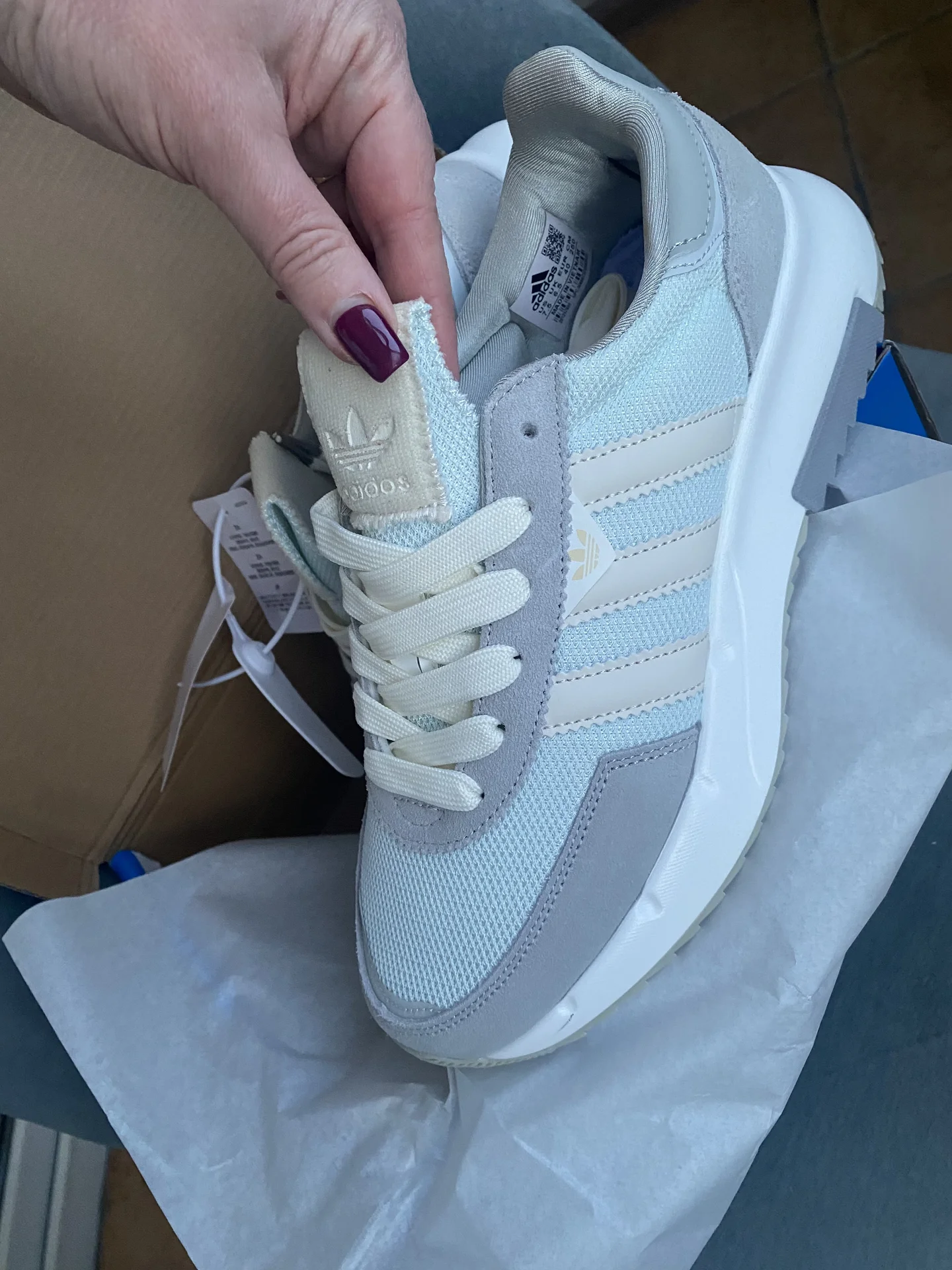 Кроссовки женские Adidas натуральные - миниатюра 3