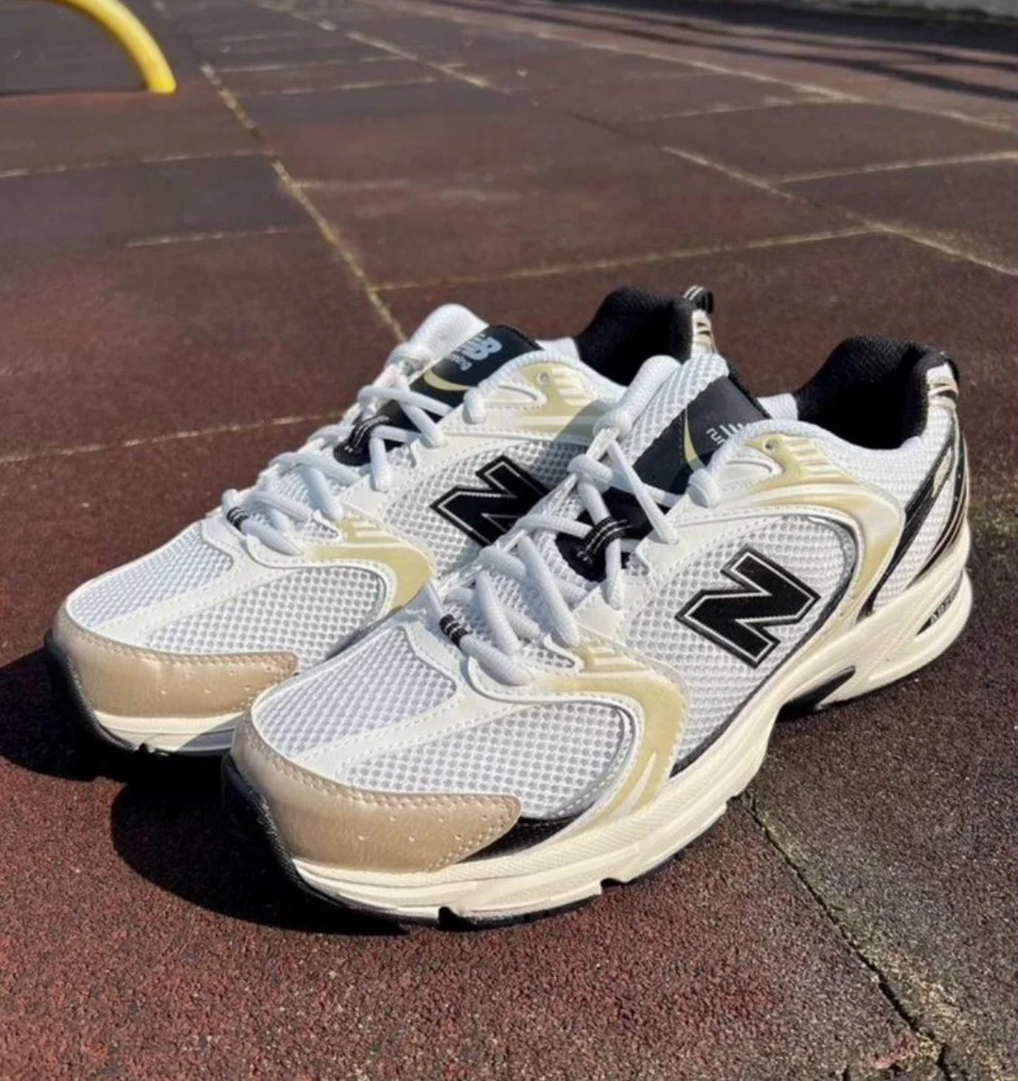 Кроссовки оригинал new balance 530 9,5us - изображение 1