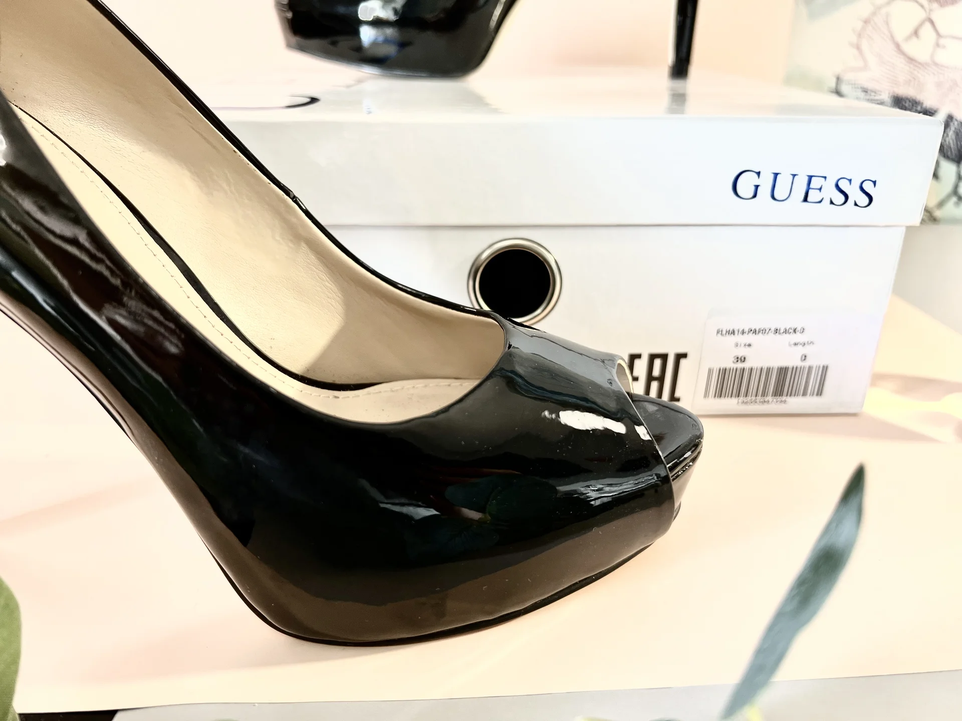 Туфли guess черные 39 - миниатюра 2