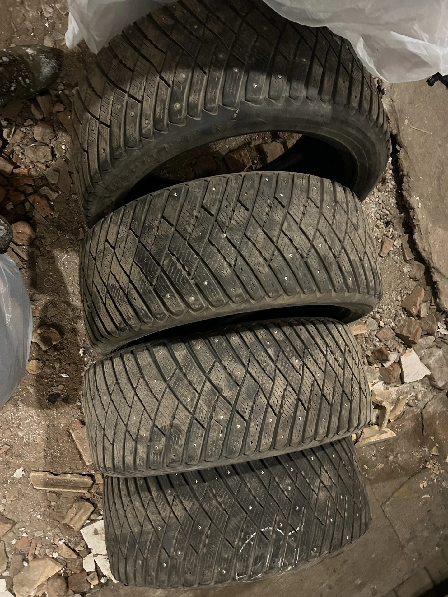Goodyear Ultra Grip Ice Arctic 2 245/45 R18 - изображение 1