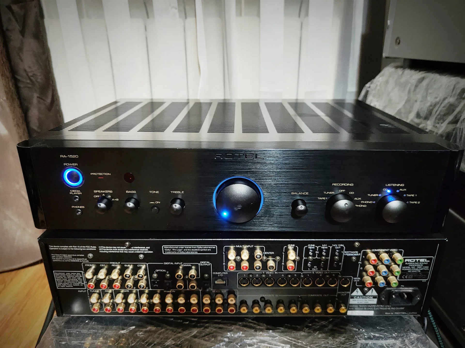 Усилитель Rotel ra-1520, в хорошем состоянии. Работает безупречно. Звучание отличное! Нет родного пу - изображение 1