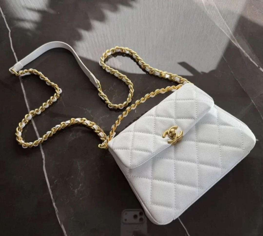 Винтажная сумочка Chanel - миниатюра 2