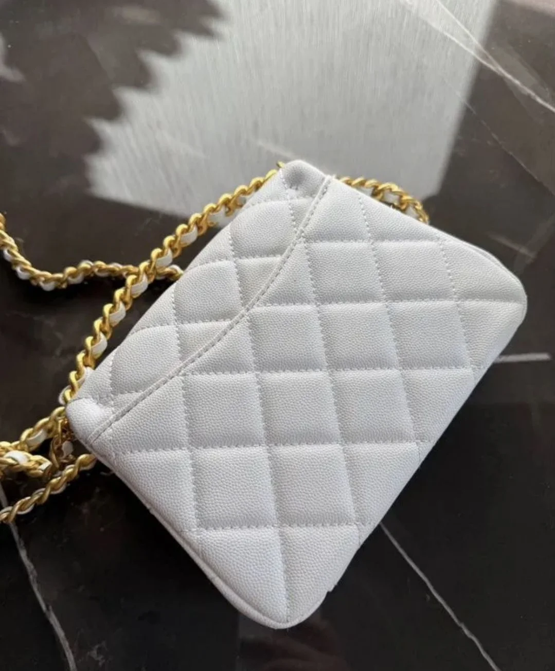 Винтажная сумочка Chanel - миниатюра 3