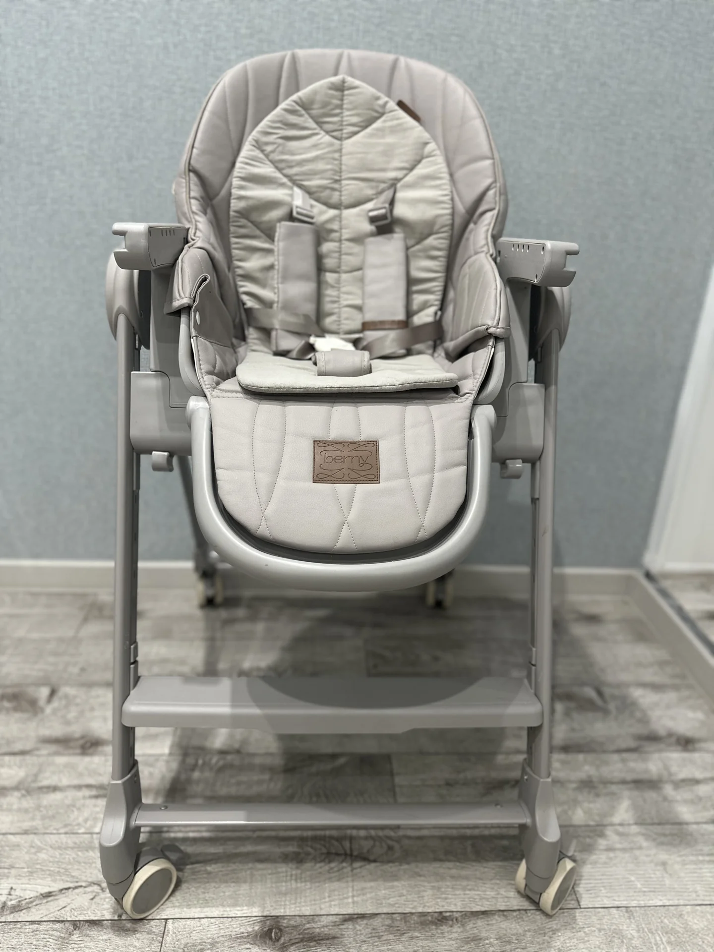 Детский стульчик для кормления happy baby - миниатюра 2