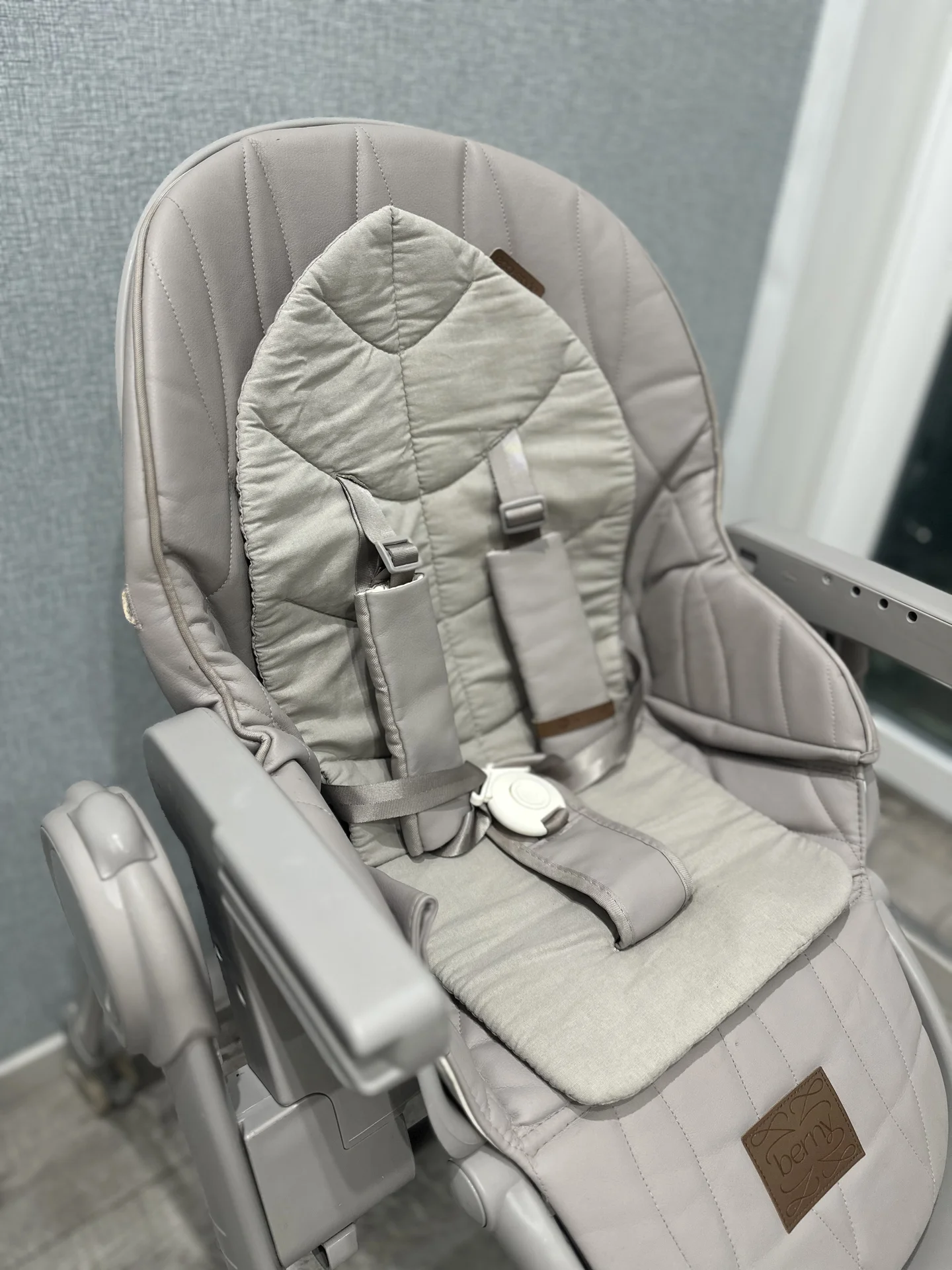 Детский стульчик для кормления happy baby - миниатюра 3