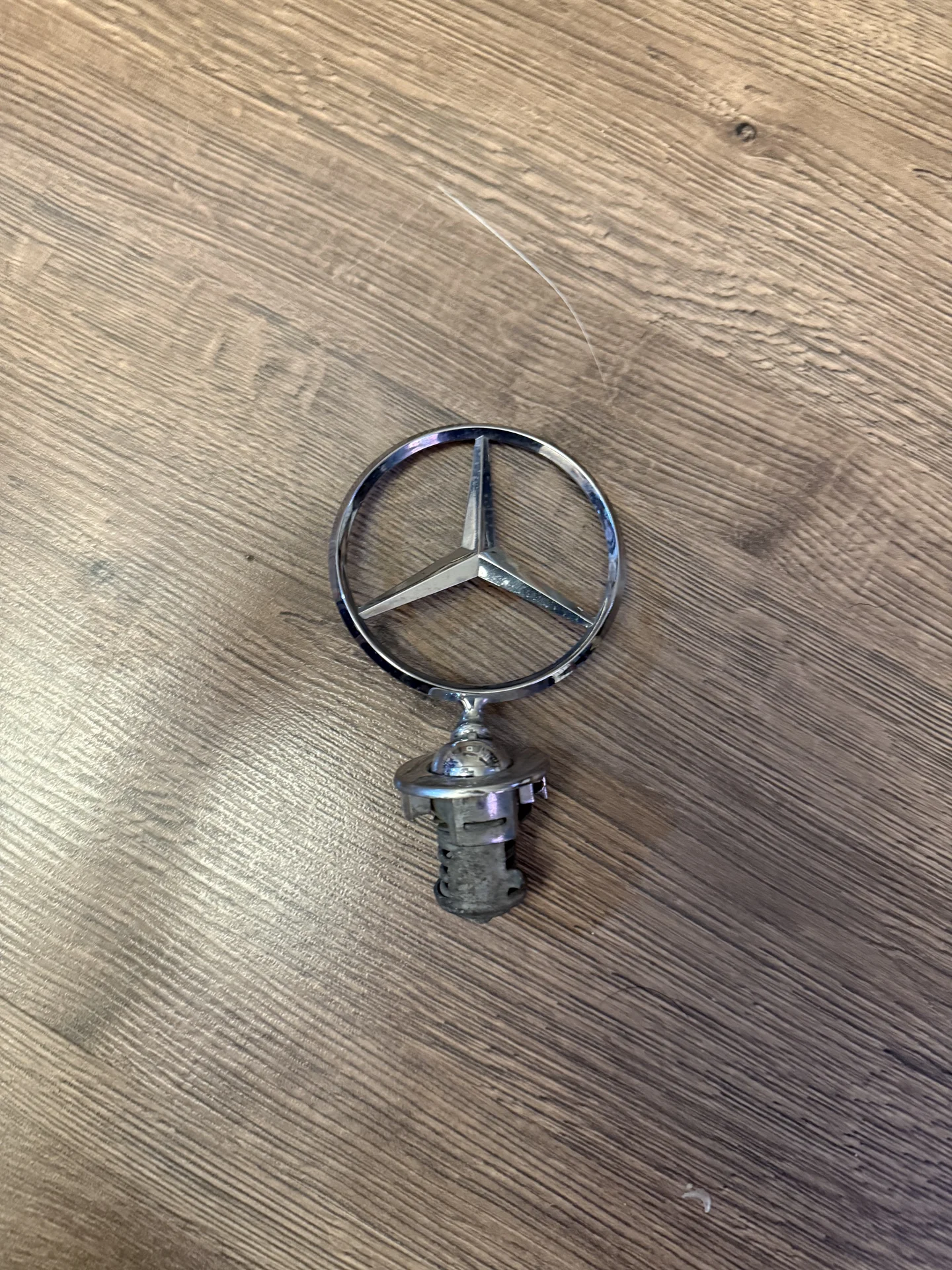 значок на капот Mercedes - изображение 1