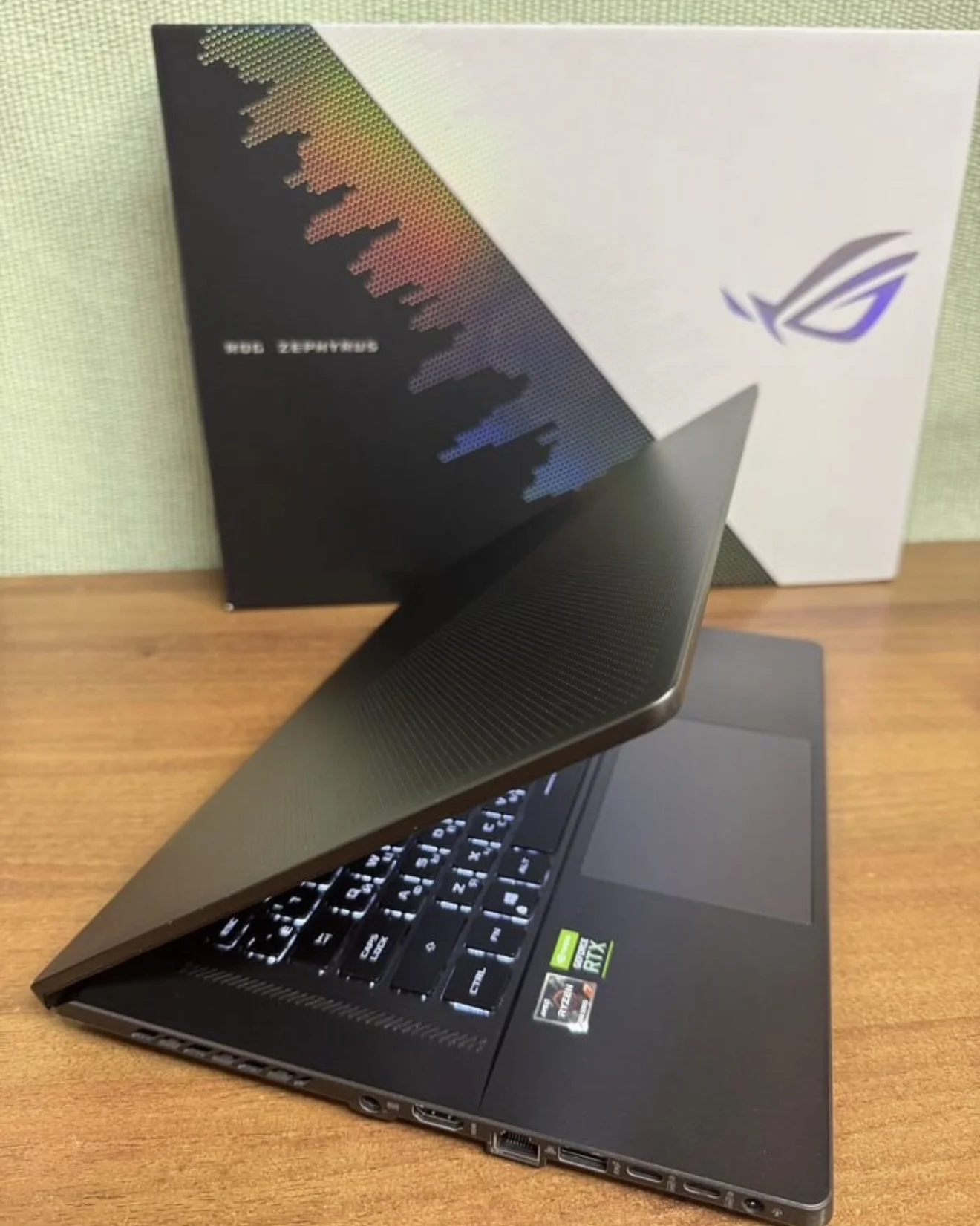Игровой ноутбук  Asus ROG Zephyrus (2021) - миниатюра 3