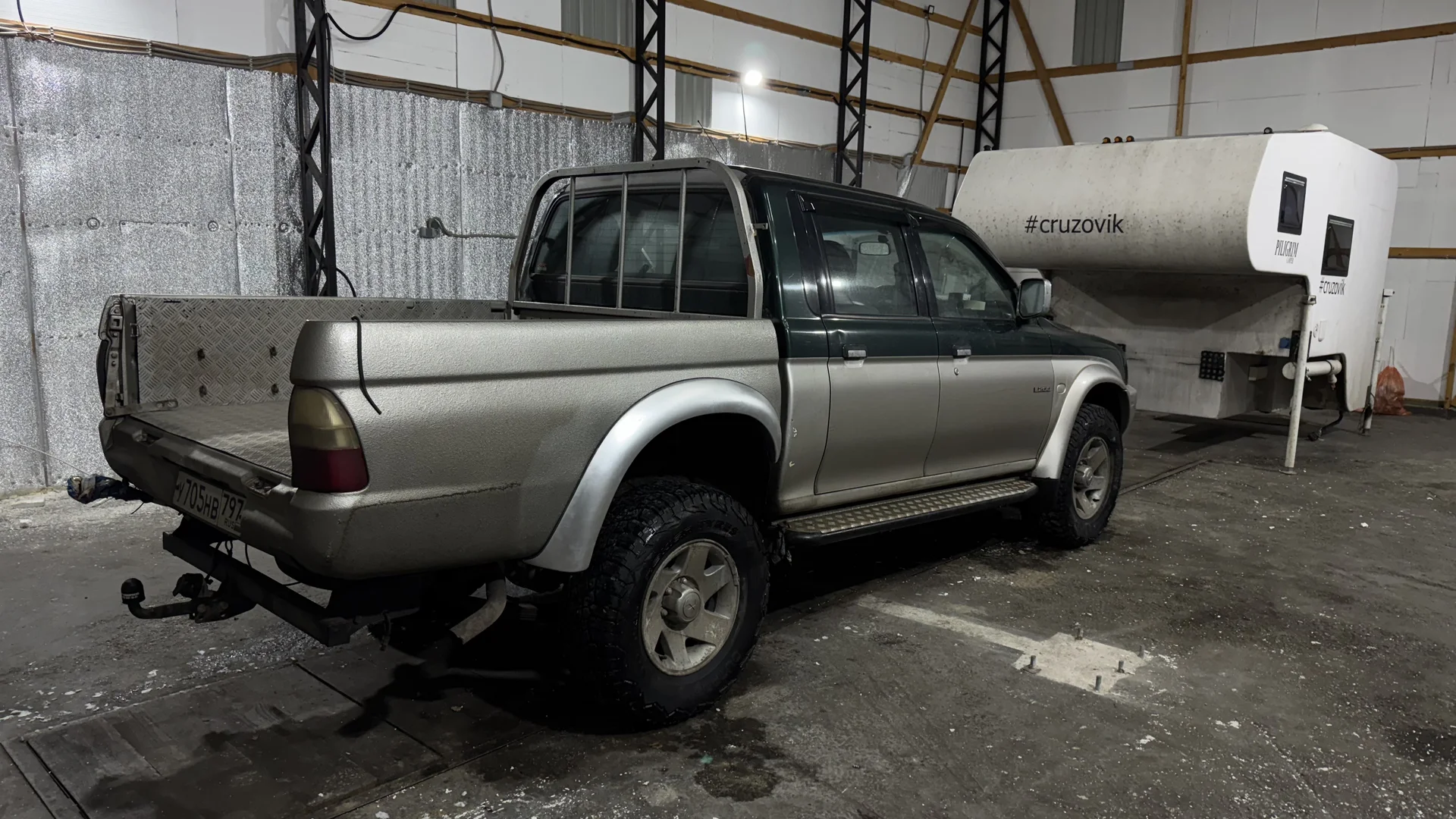 Жилой модуль на пикап Piligrim Camper 370L - миниатюра 15