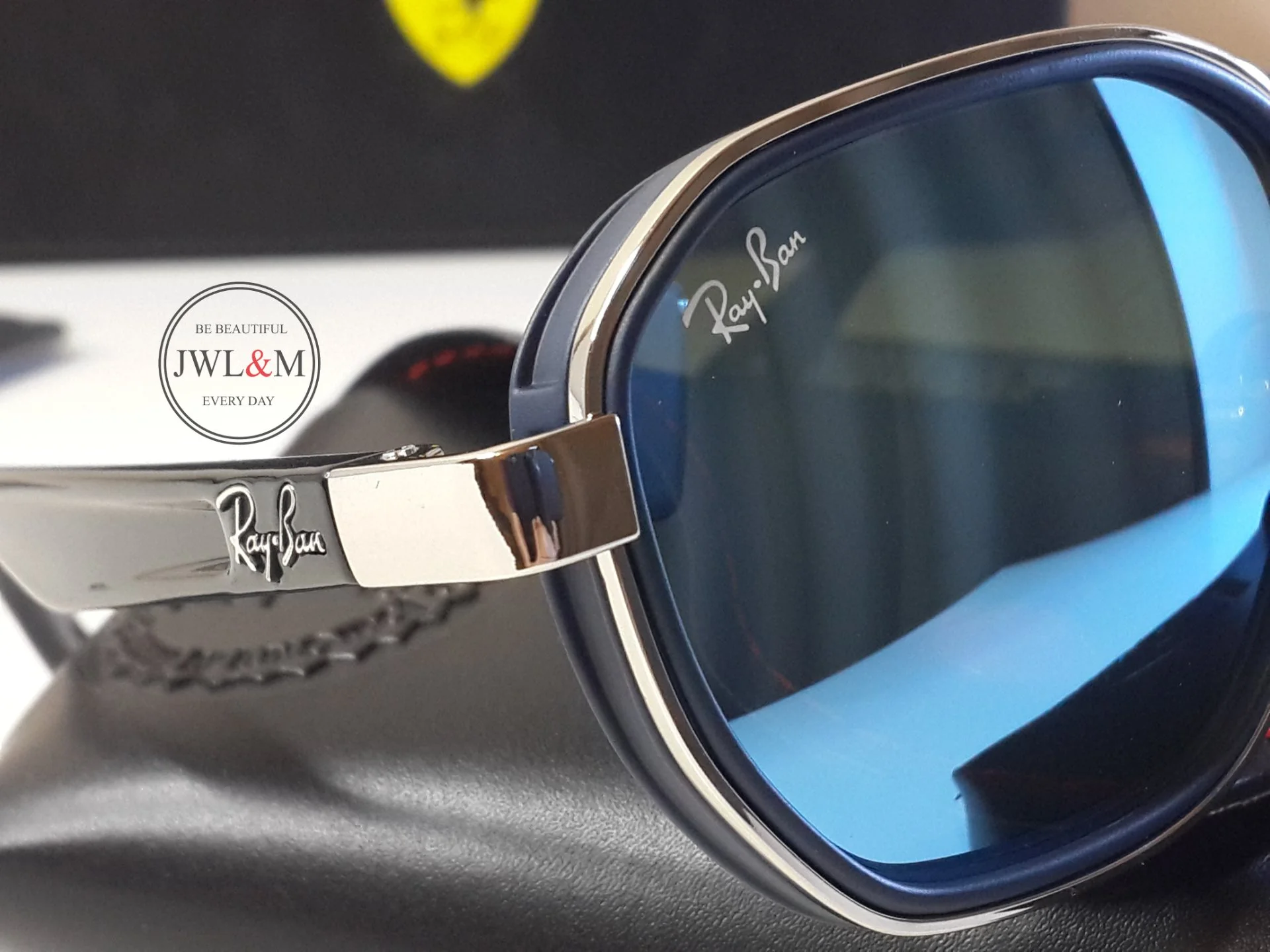 Солнцезащитные очки Ray Ban Ferrari - миниатюра 2