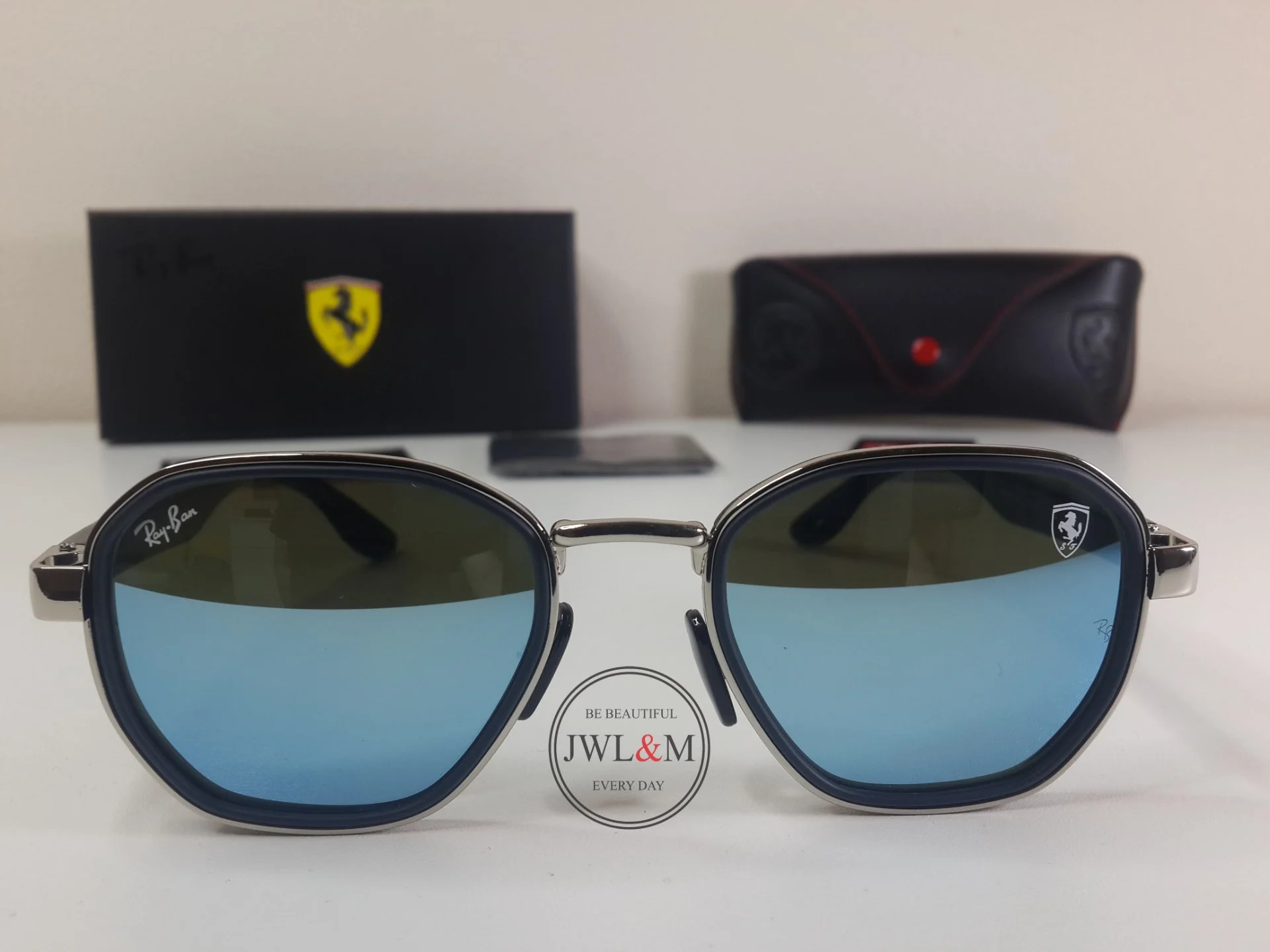 Солнцезащитные очки Ray Ban Ferrari - миниатюра 3
