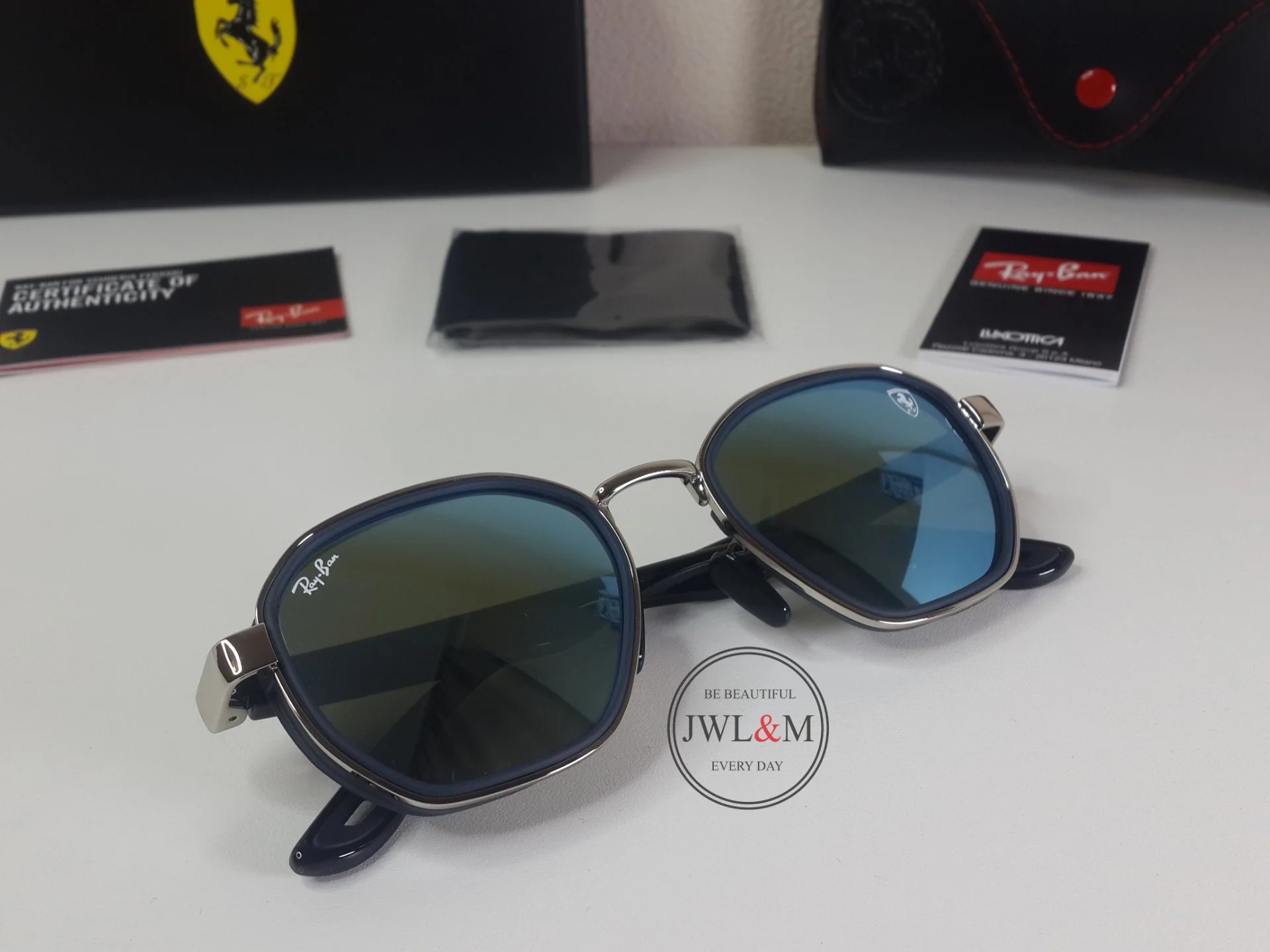 Солнцезащитные очки Ray Ban Ferrari - миниатюра 7