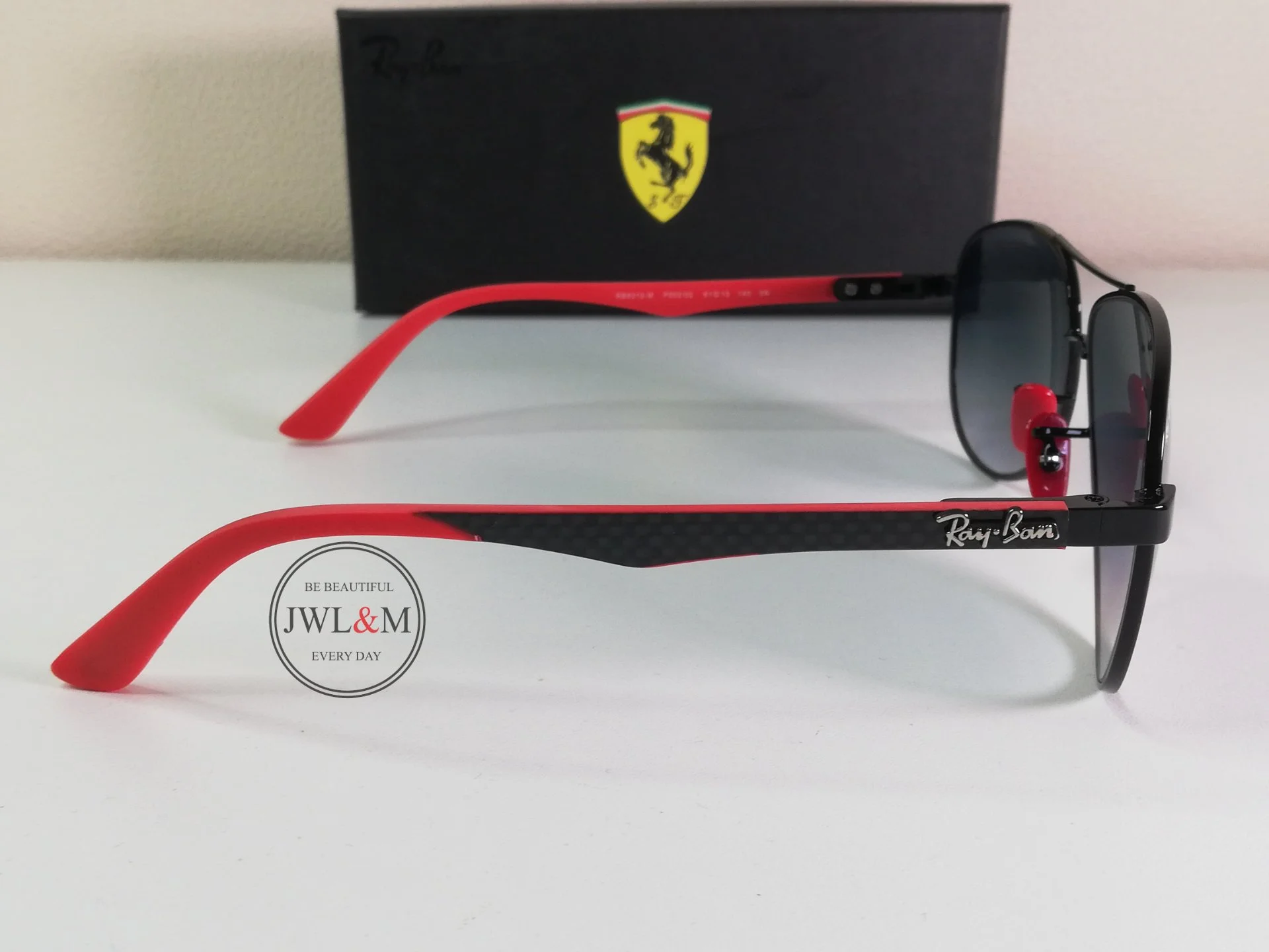 Солнцезащитные очки Ray Ban Ferrari - миниатюра 3