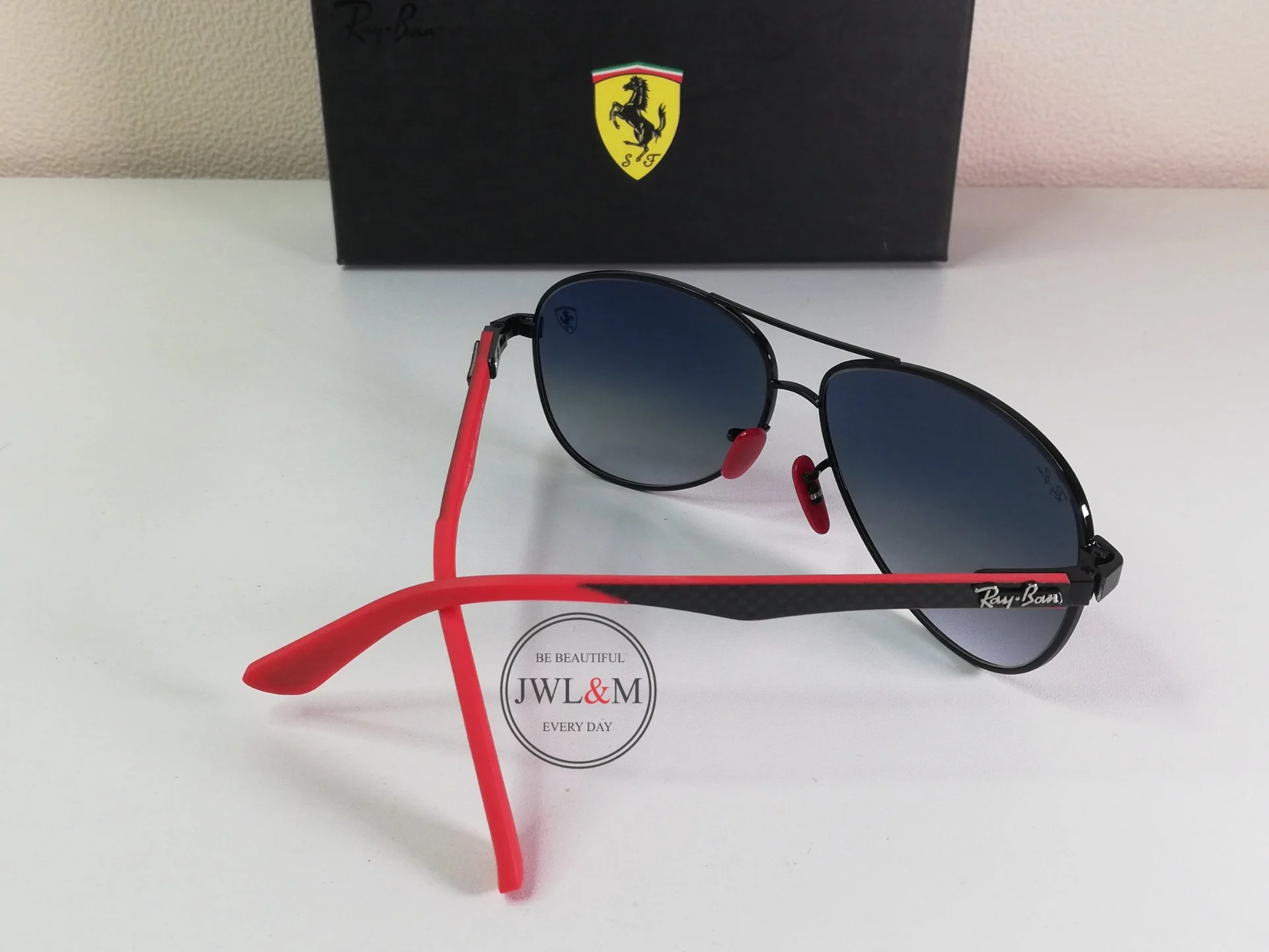 Солнцезащитные очки Ray Ban Ferrari - миниатюра 4