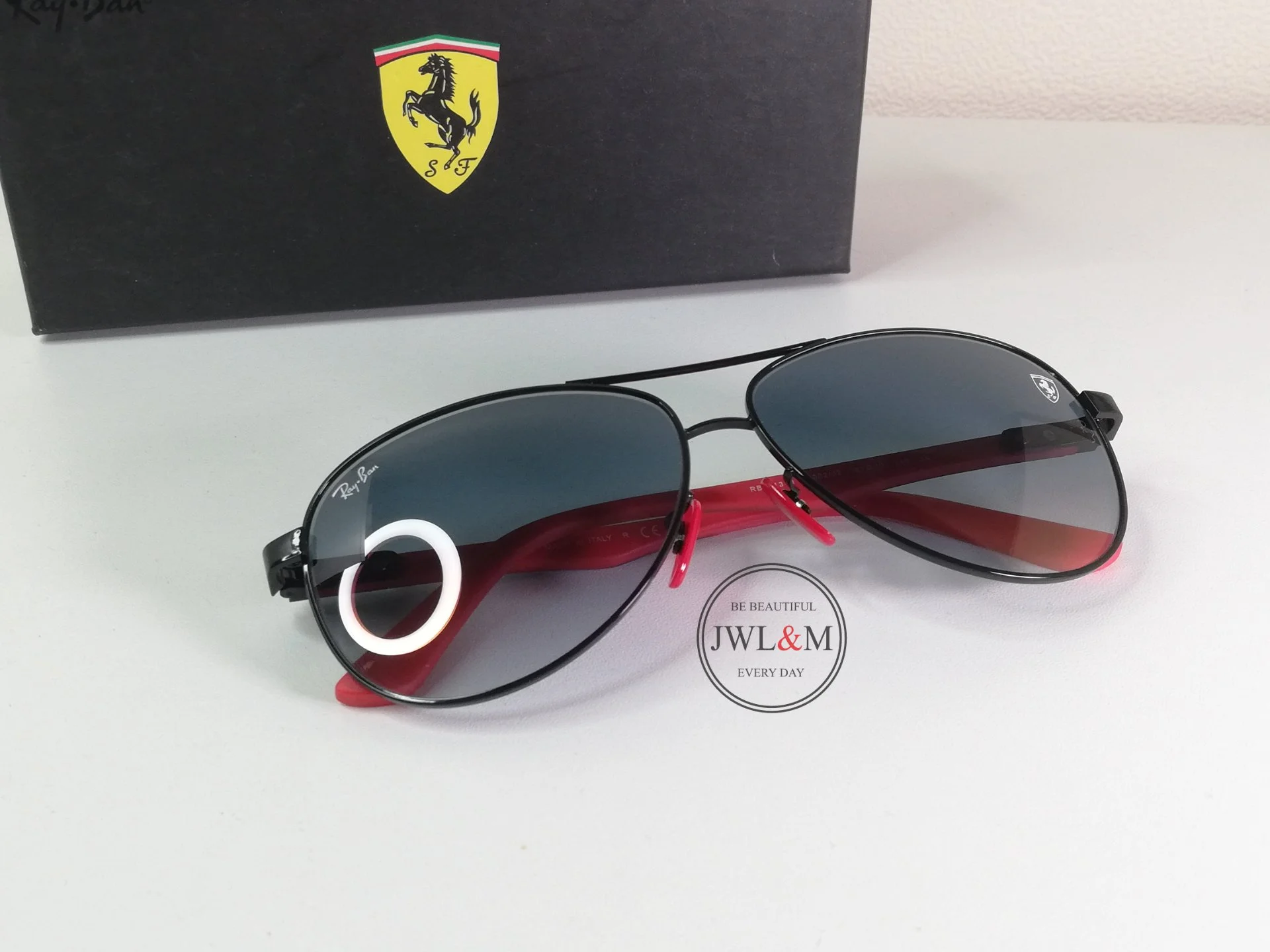 Солнцезащитные очки Ray Ban Ferrari - миниатюра 5